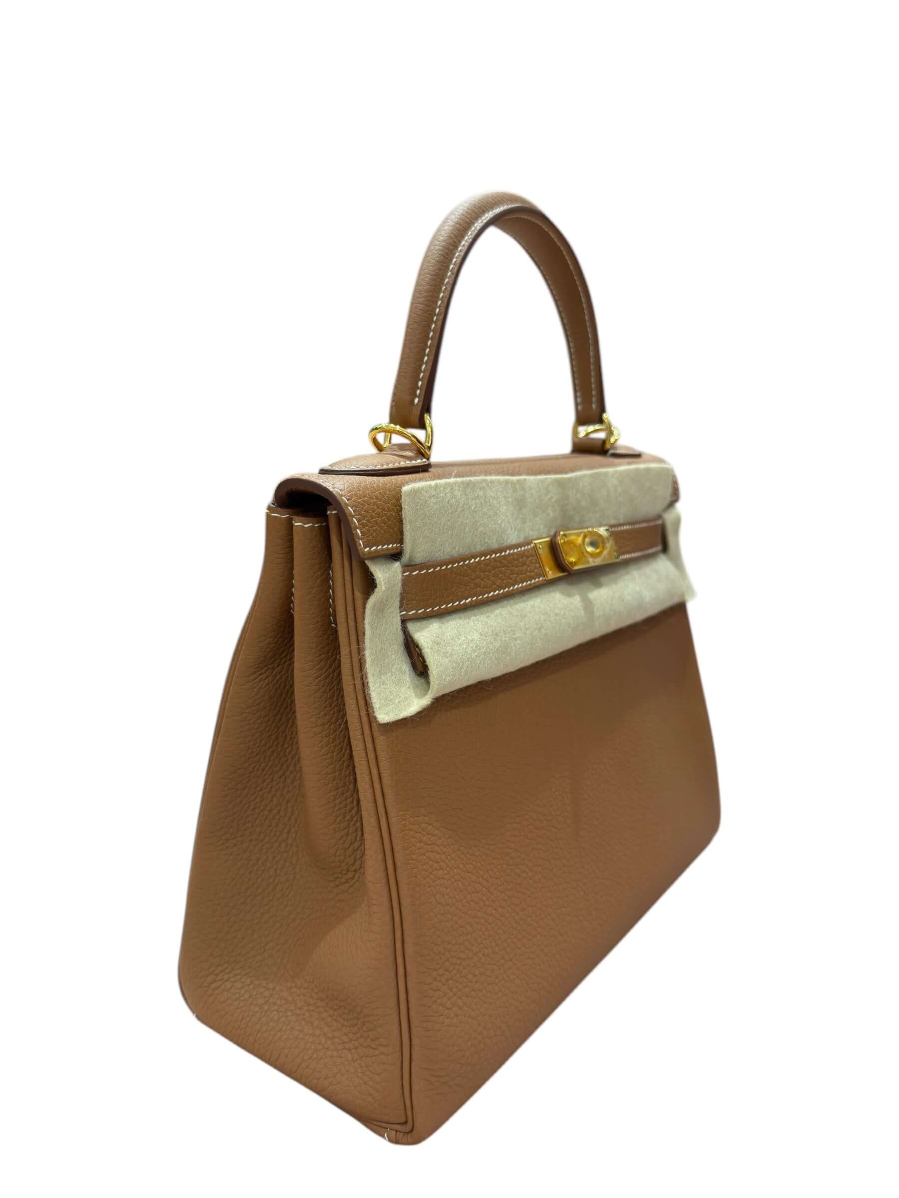 Hermès - Sac Kelly 28 Gold Togo retourné GHW