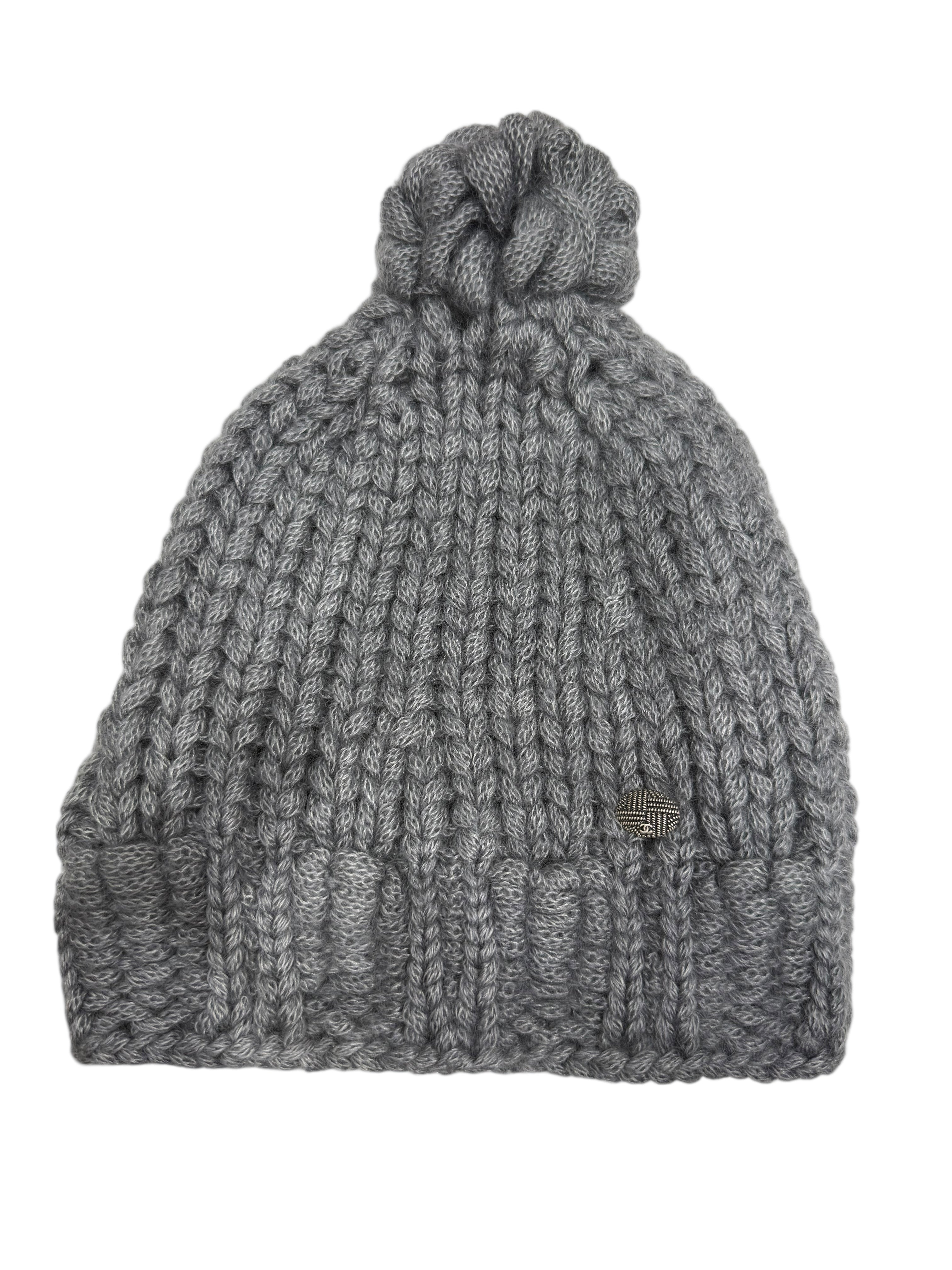 Chanel - Bonnet grosse maille et pompon gris en mohair TM