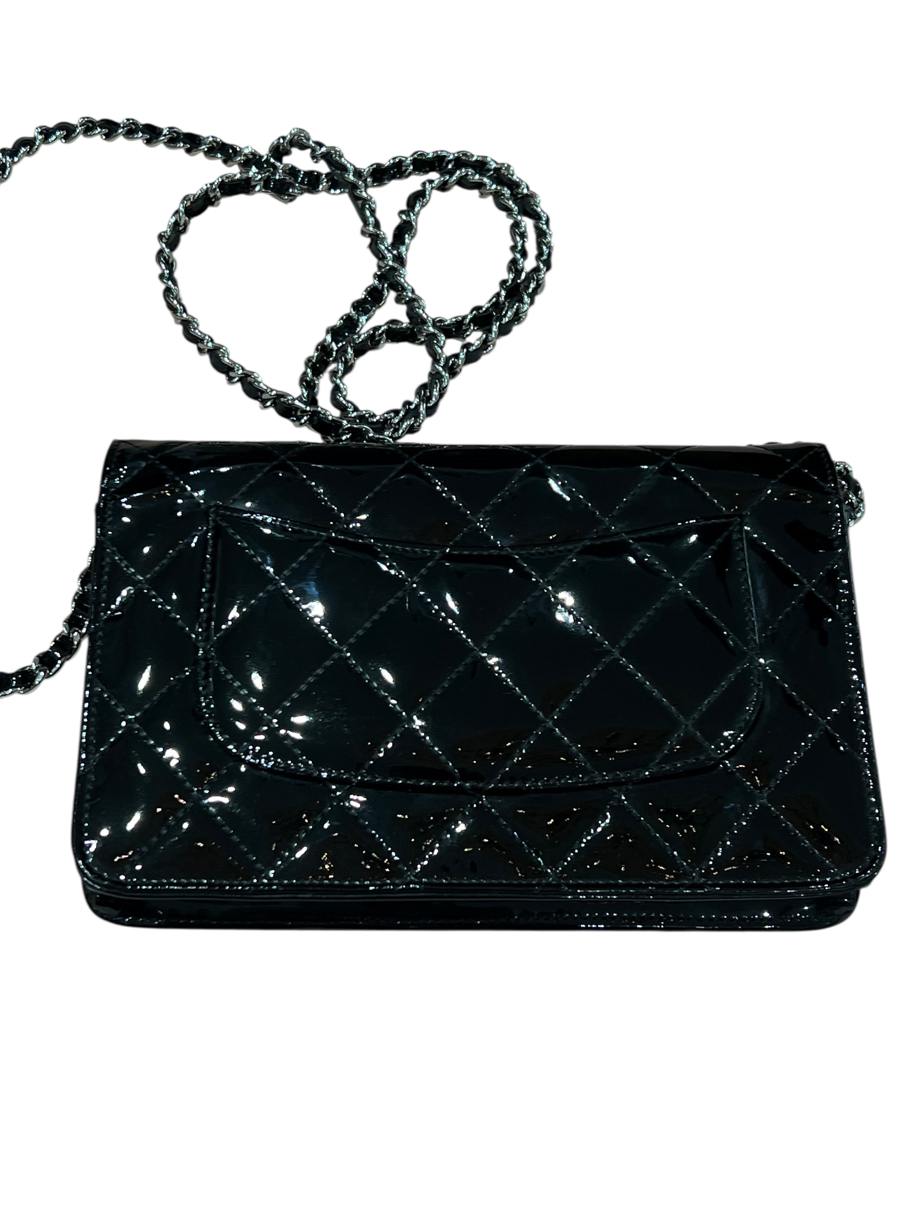 Chanel - wallet on chain cuir verni noir