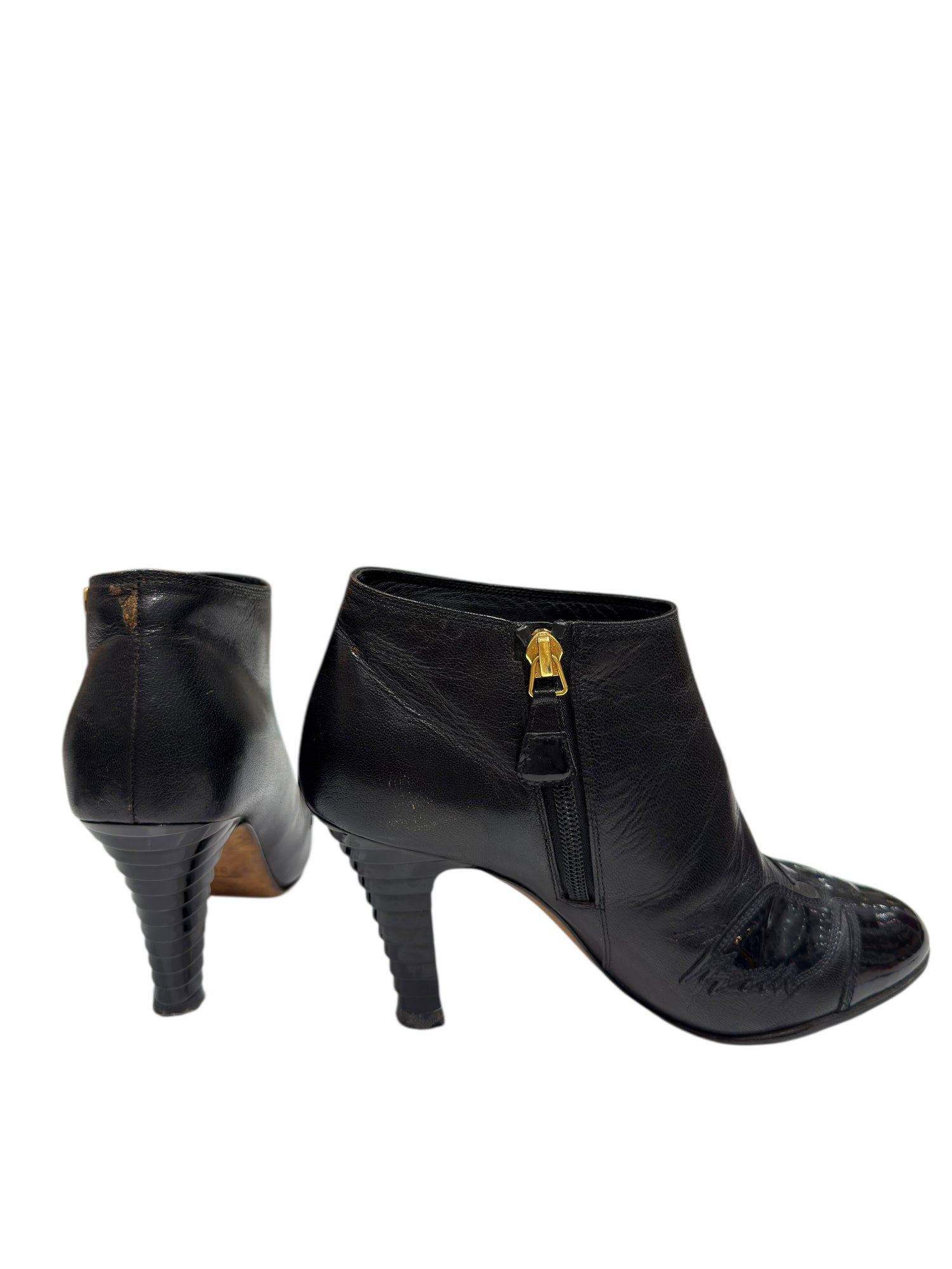 Chanel - Bottines en cuir lisse et bout vernis T36,5