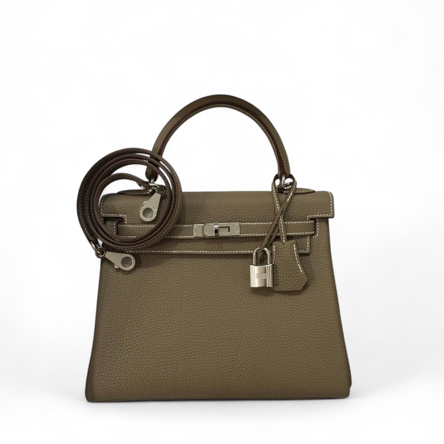 Hermès – Sac Kelly 25 Étoupe Togo Retourné PHW