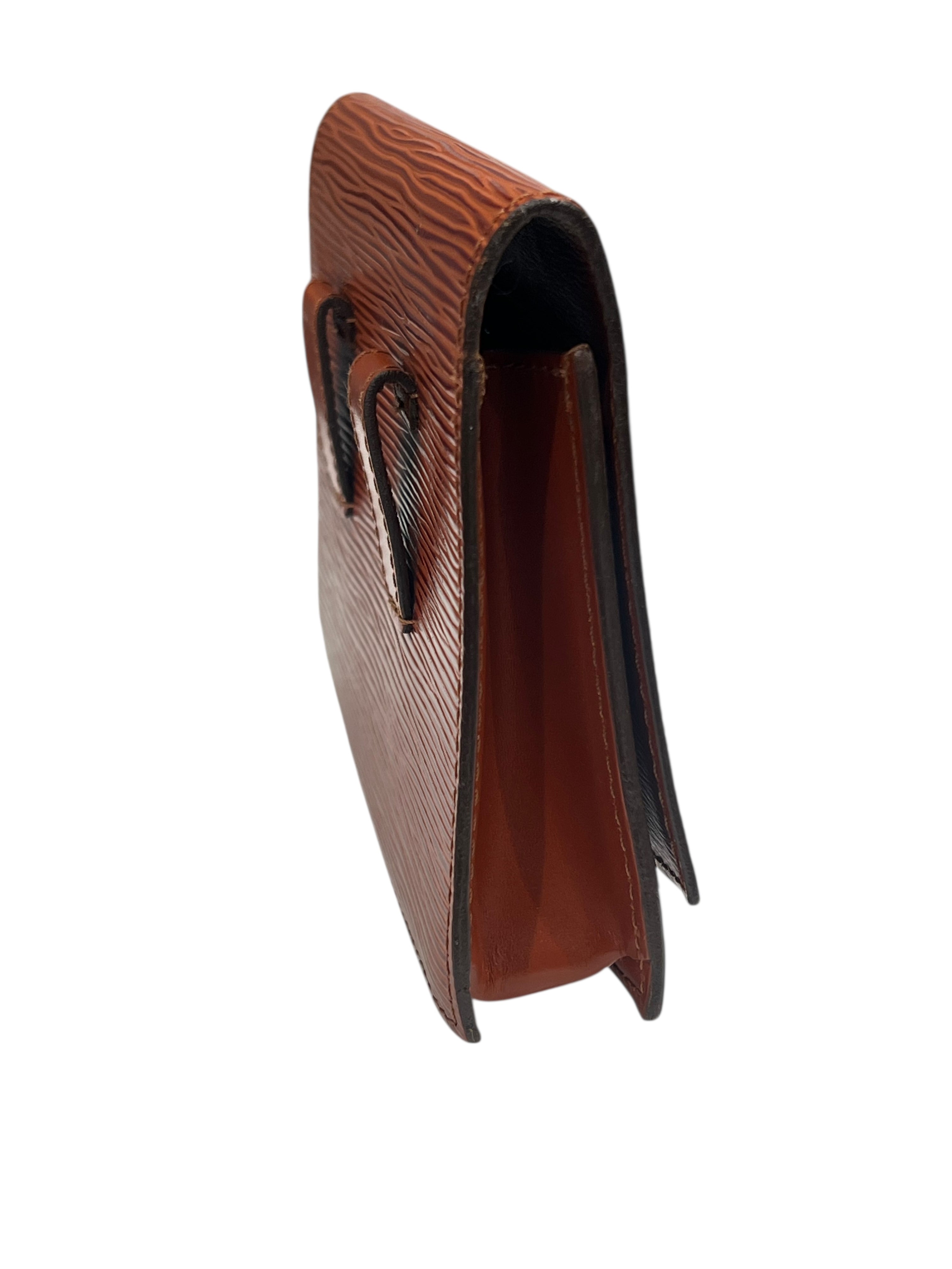 Louis Vuitton - Güreltasche aus rötlich genarbtem Leder