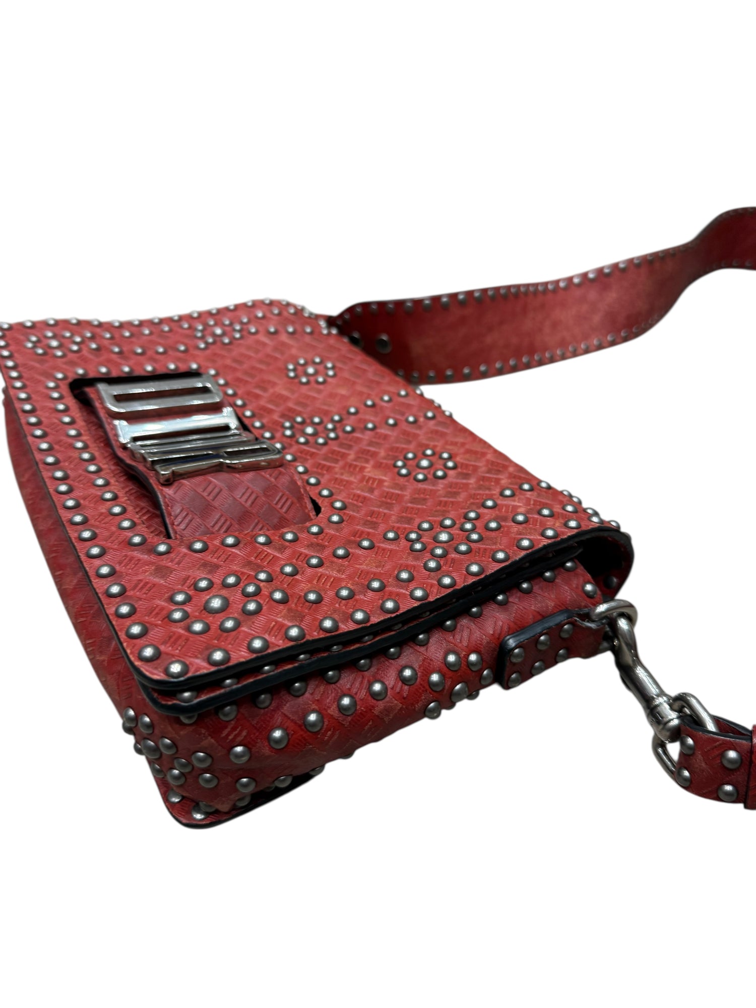 Christian Dior - Sac Modèle Évolution en cuir rouge clouté