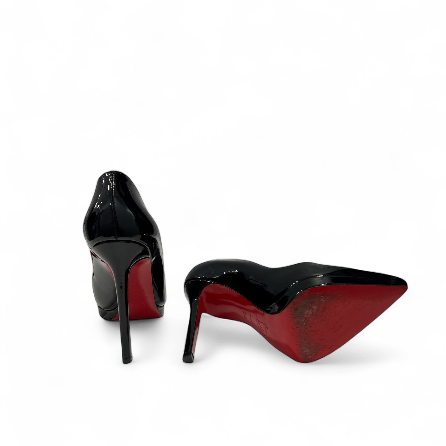 Louboutin - Escarpins en cuir vernis T.38,5