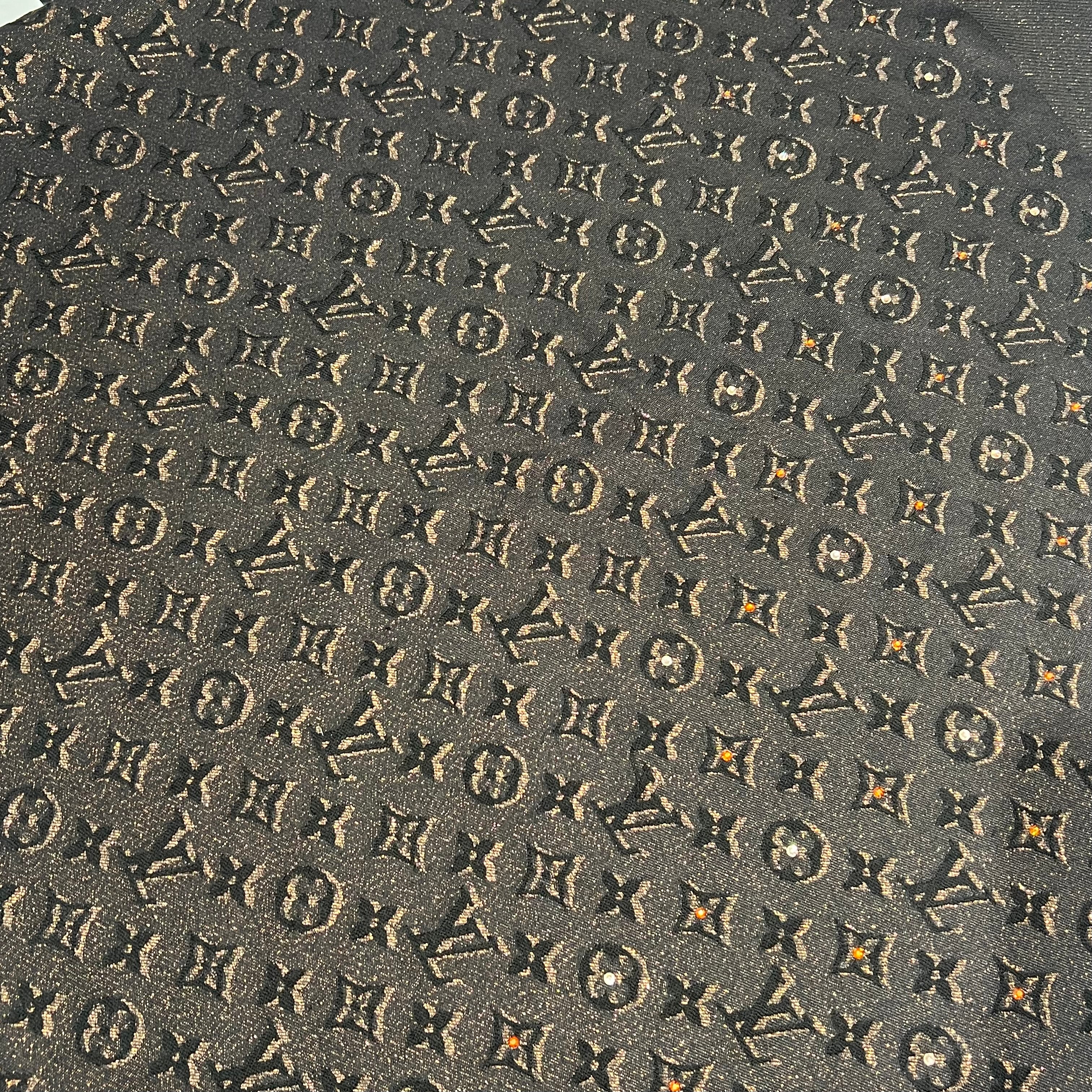 Scialle Louis Vuitton nero con paillettes e strass
