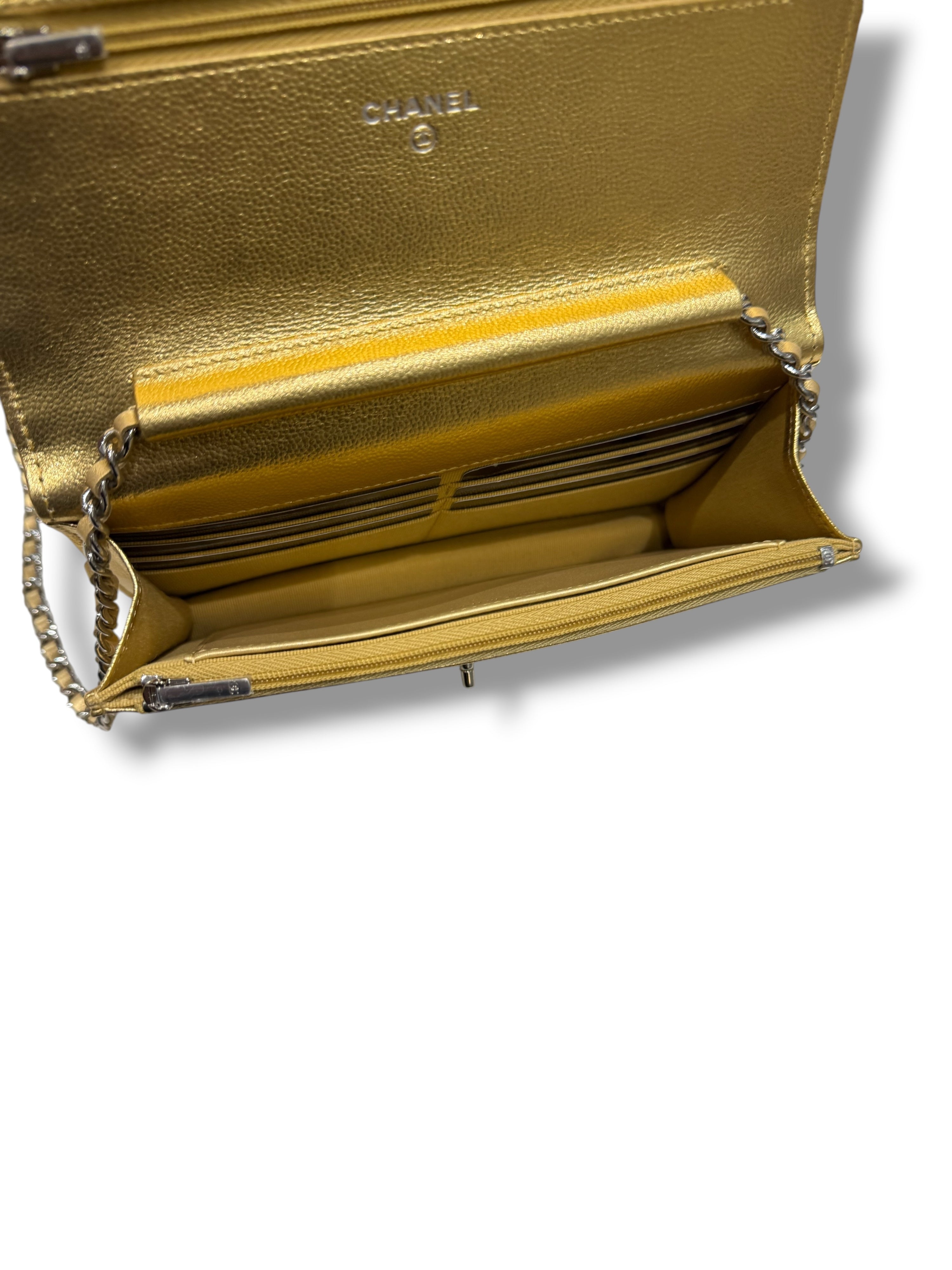 Chanel – Wallet-on-Chain-Tasche, limitierte goldfarbene Edition (WOC)