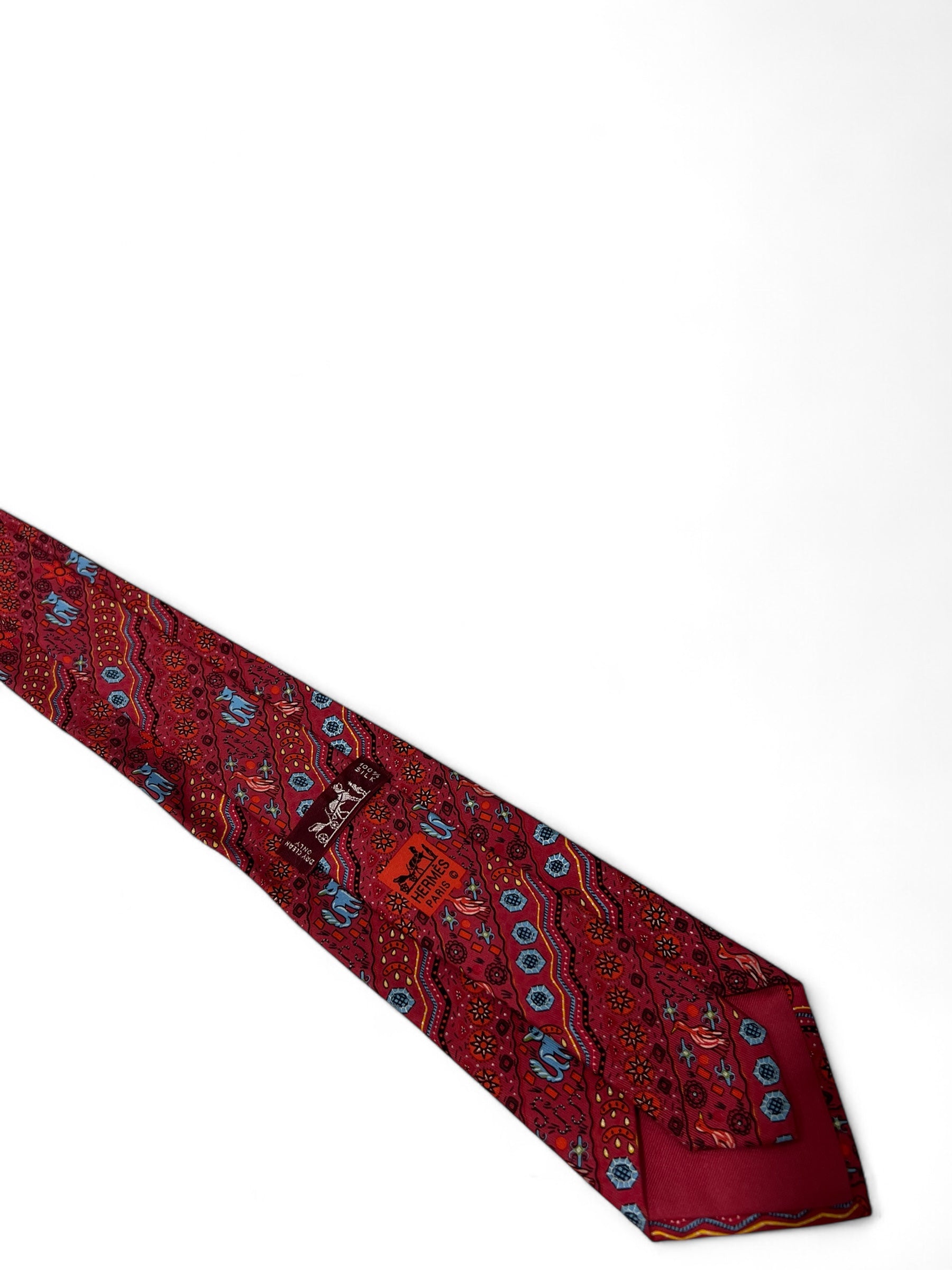 에르메스 - 다양한 패턴의 넥타이