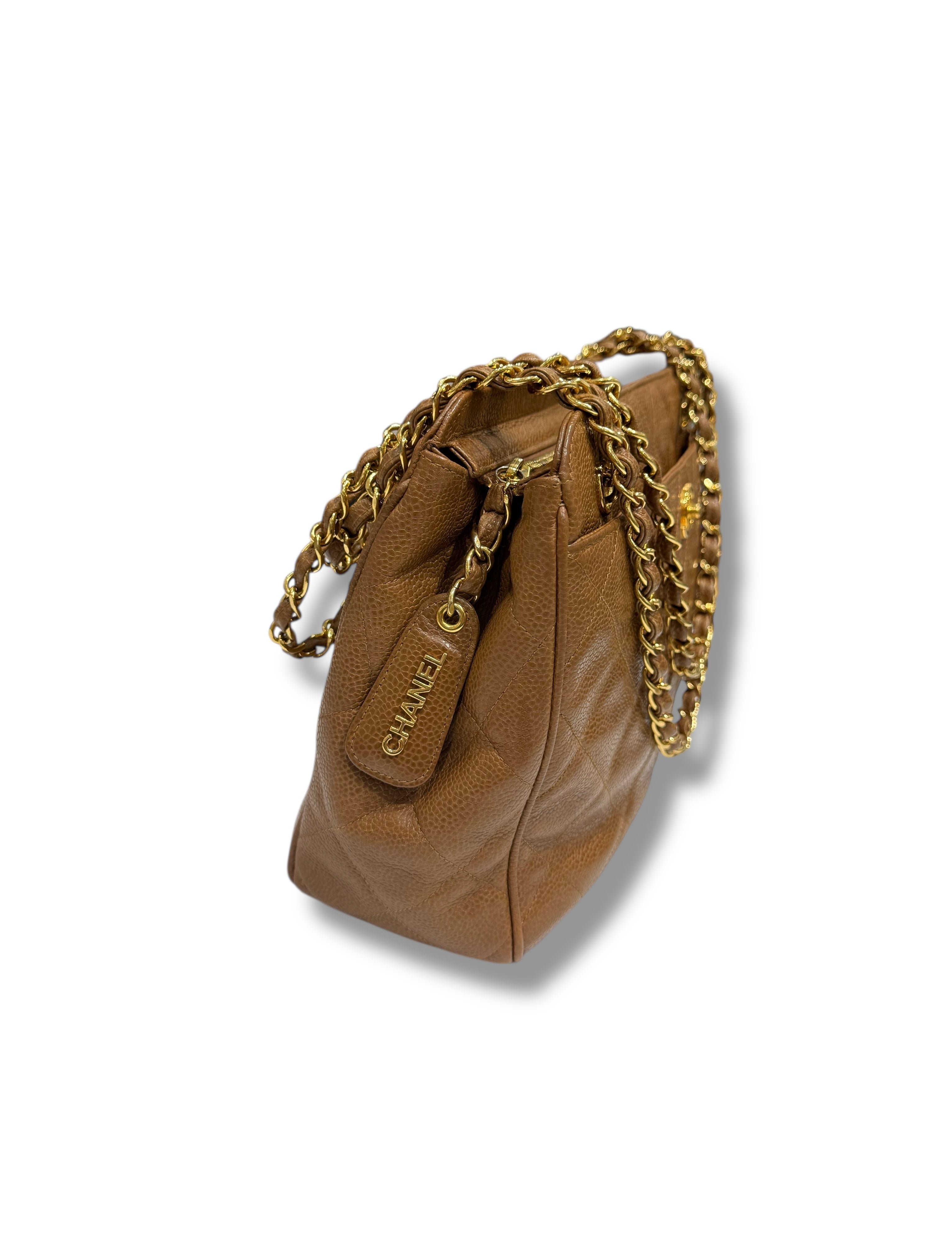 Chanel - Sac petit allongé mademoiselle vintage en cuir caviar camel