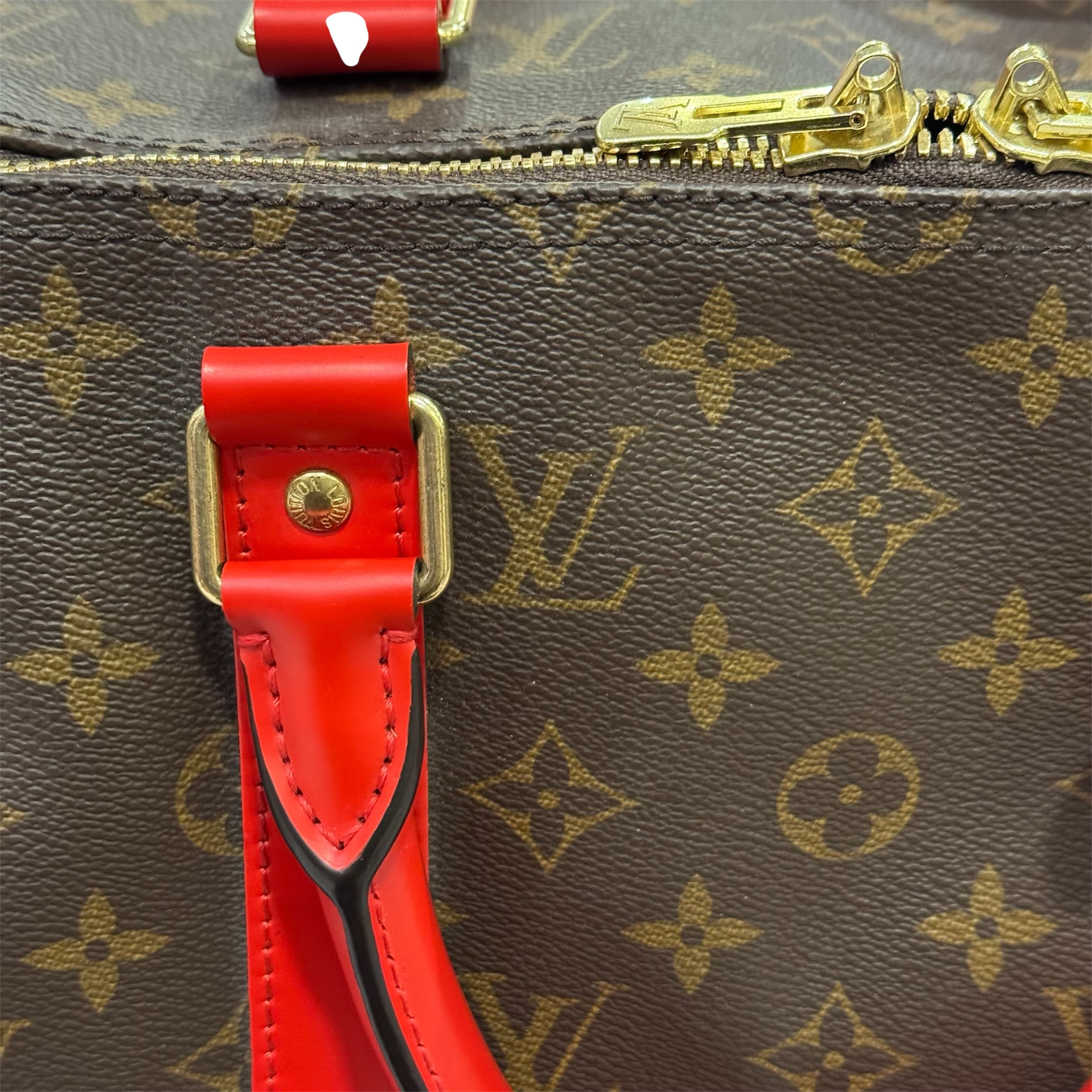 Louis Vuitton - Sac Keepall 50 Monogram et cuir rouge