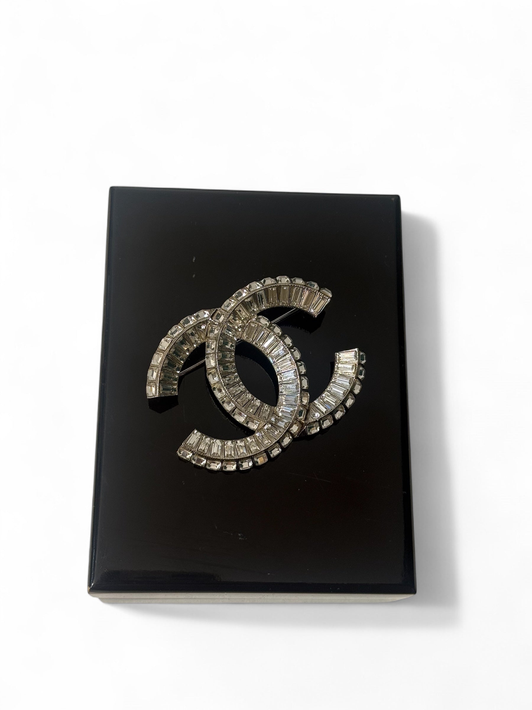 Chanel - CC-Strassbrosche