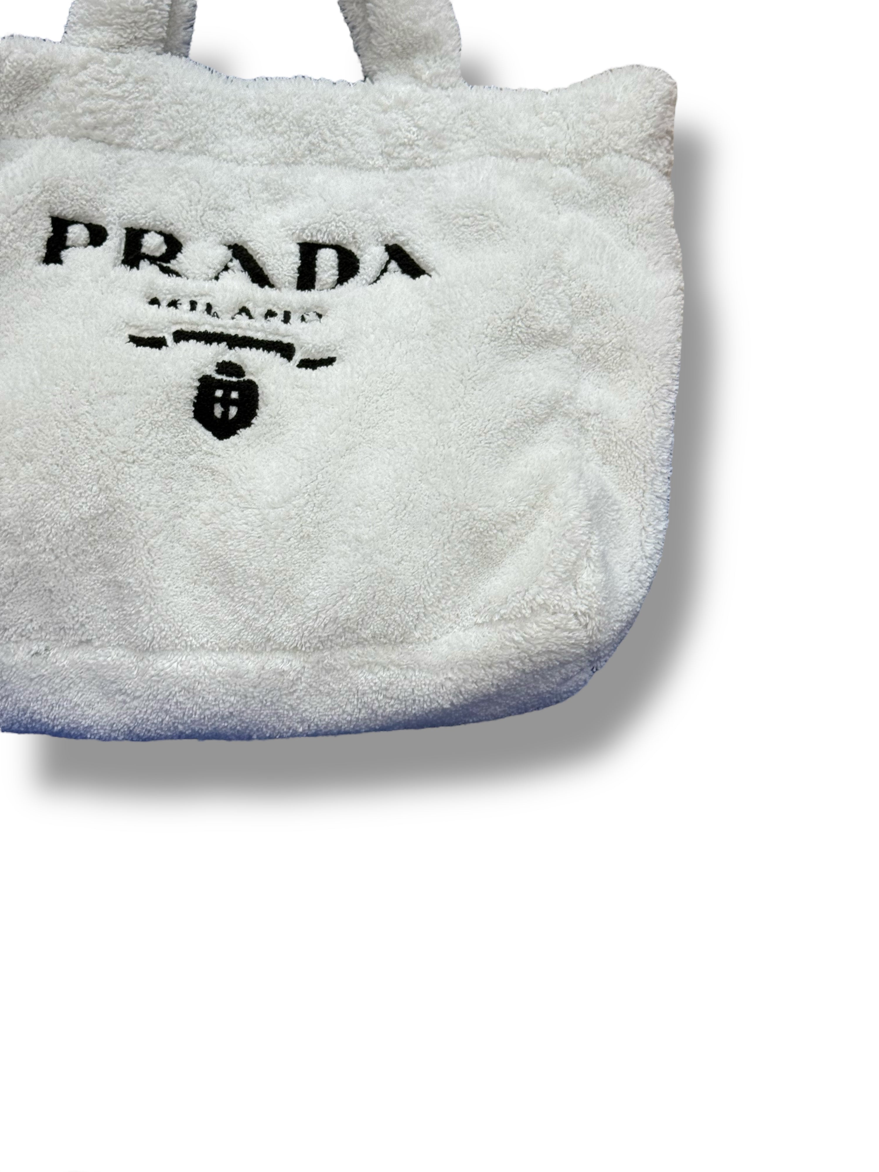 Prada - Große weiße Badetasche aus Frottee