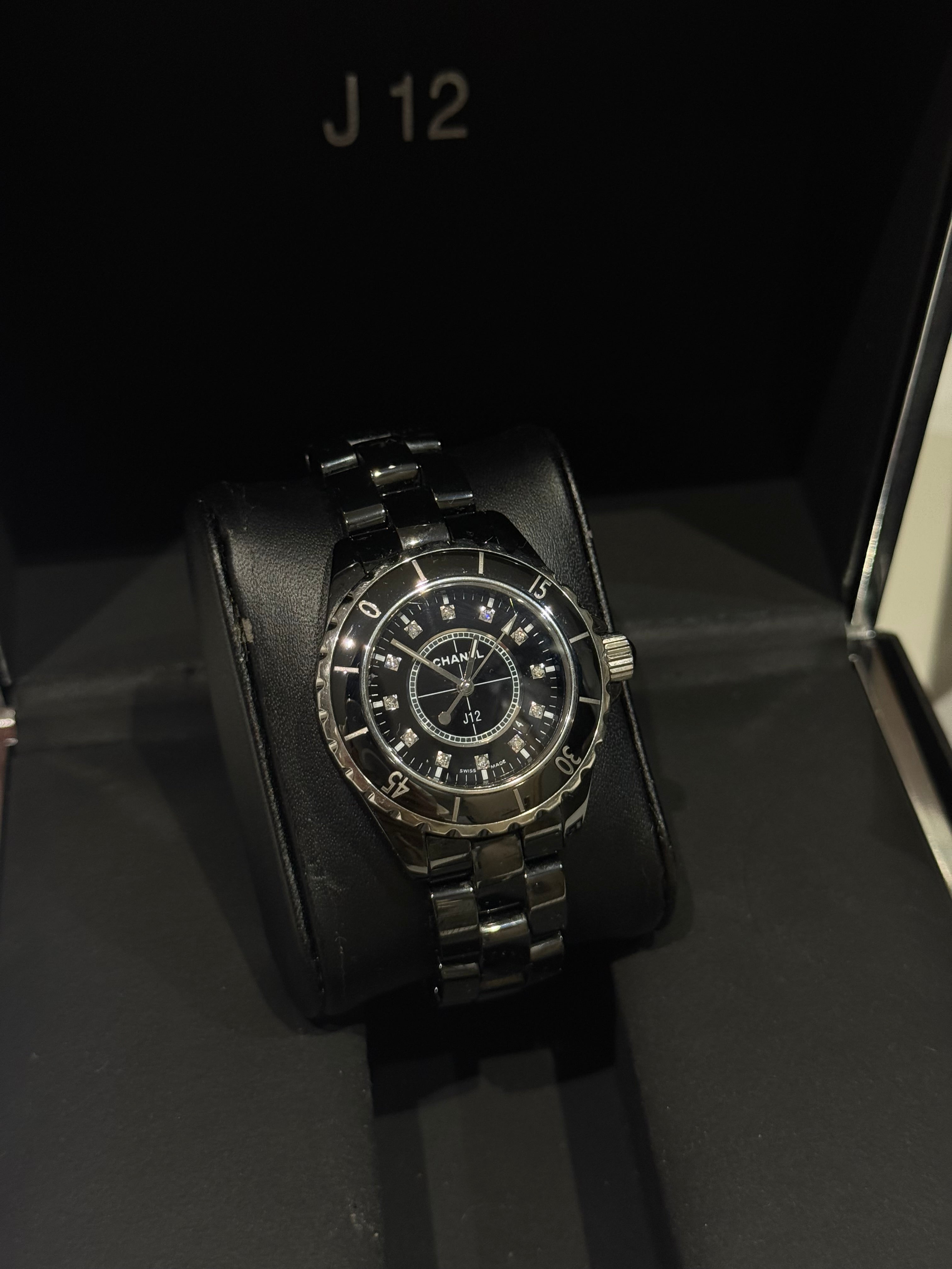Chanel - J12 33mm index diamants