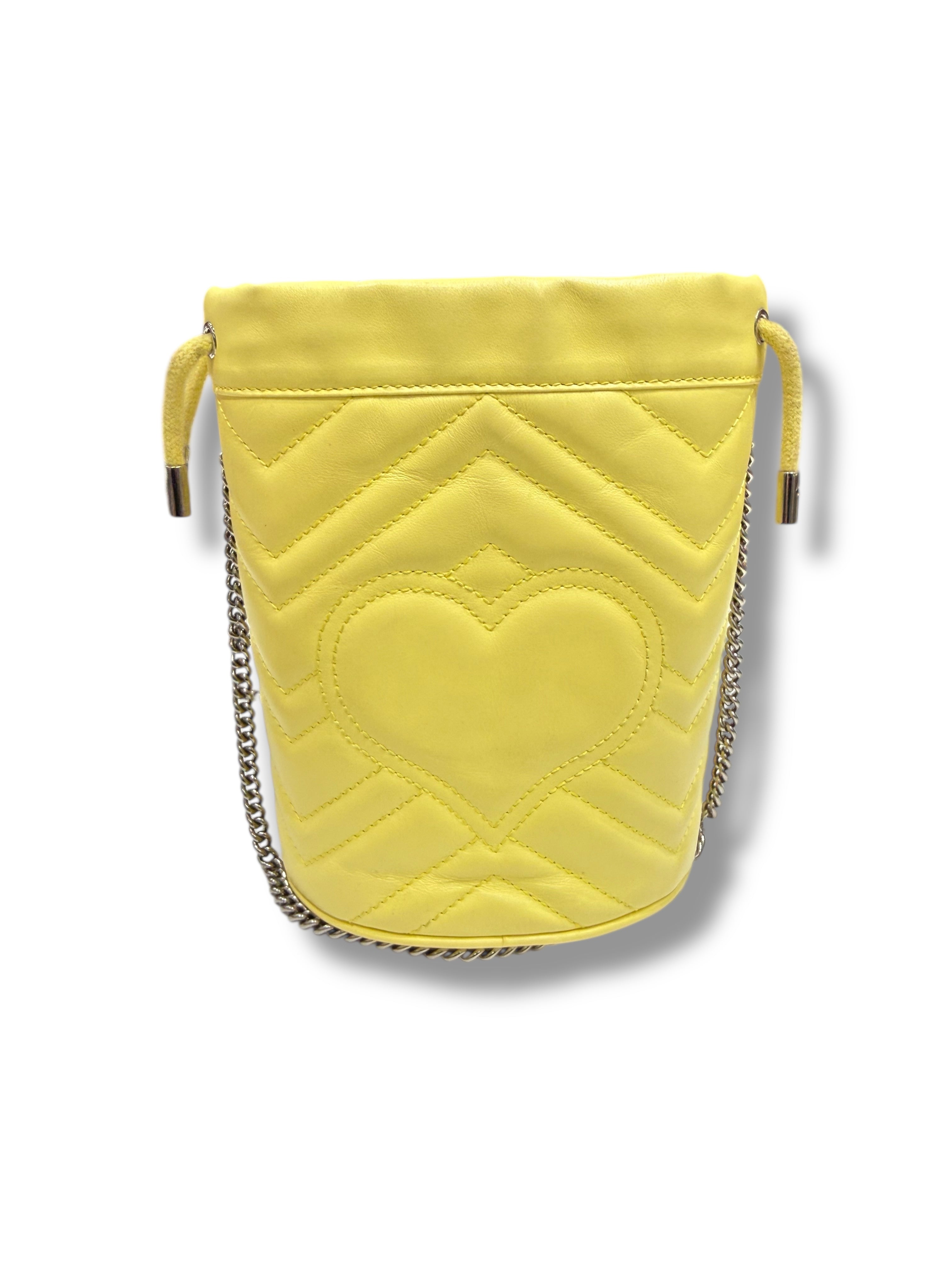 Gucci - Sac Bucket Marmont jaune