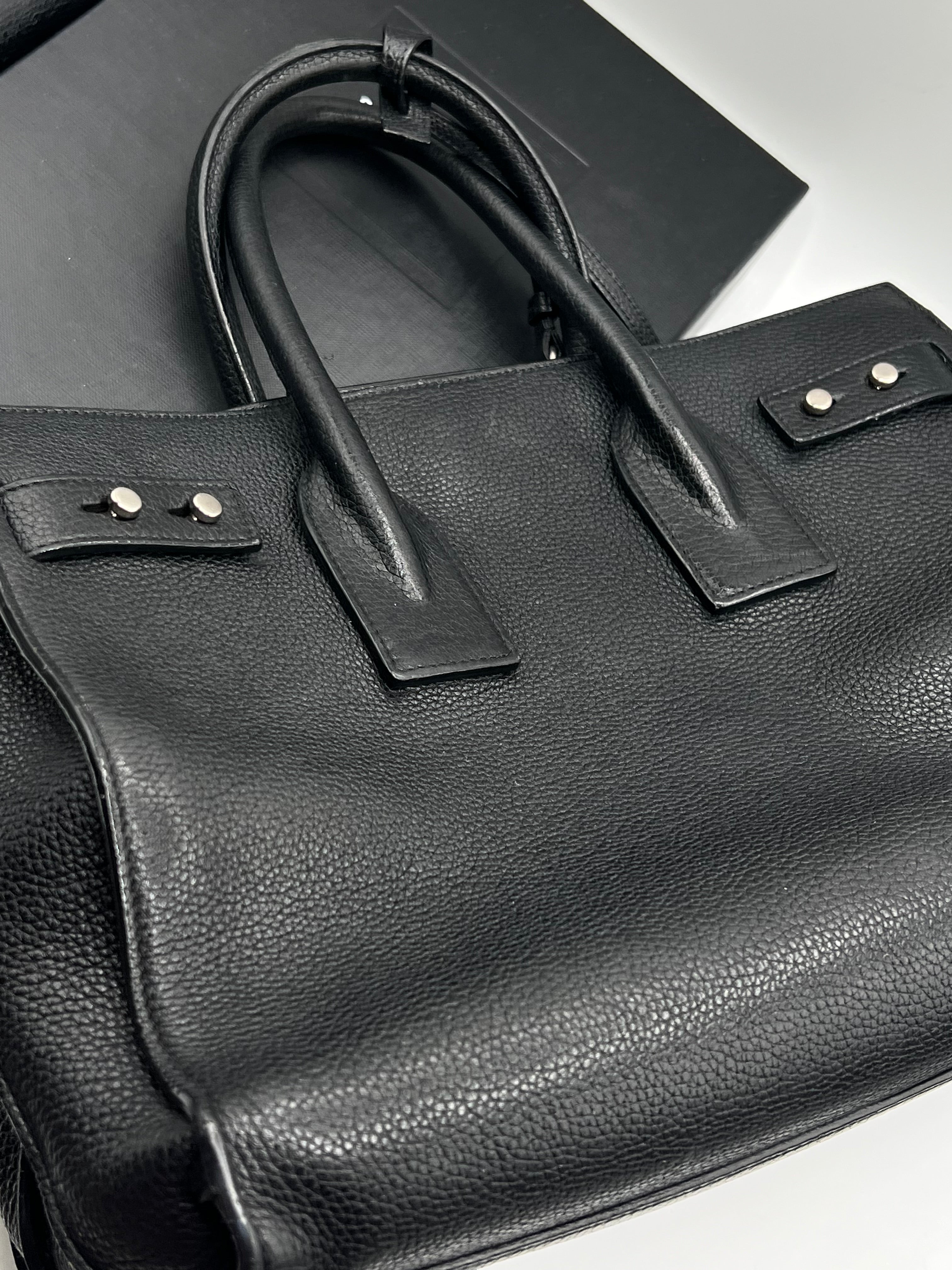 Saint Laurent - sac de jour souple cuir noir