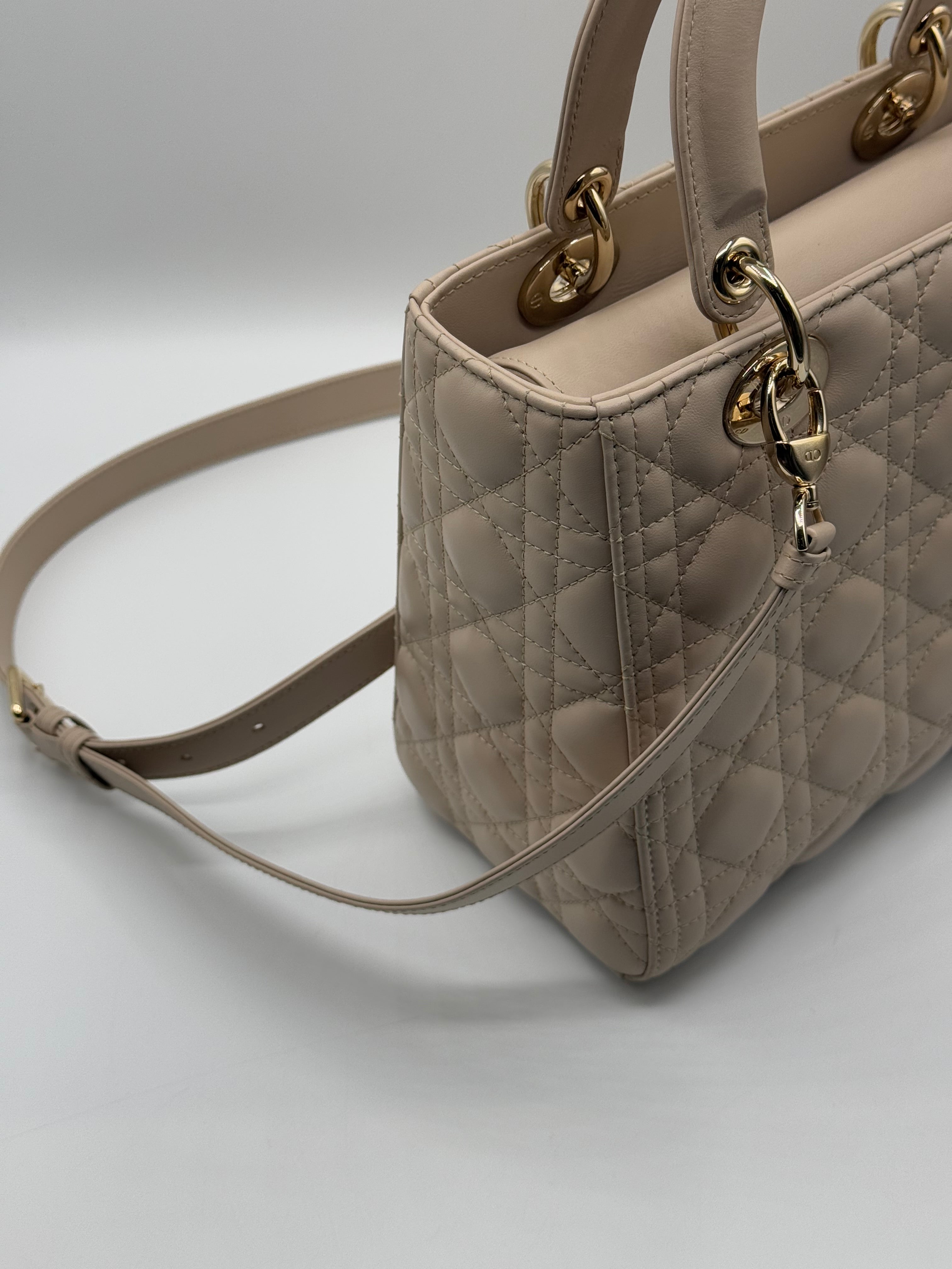 Dior - Sac Lady Dior Medium Leder Beige