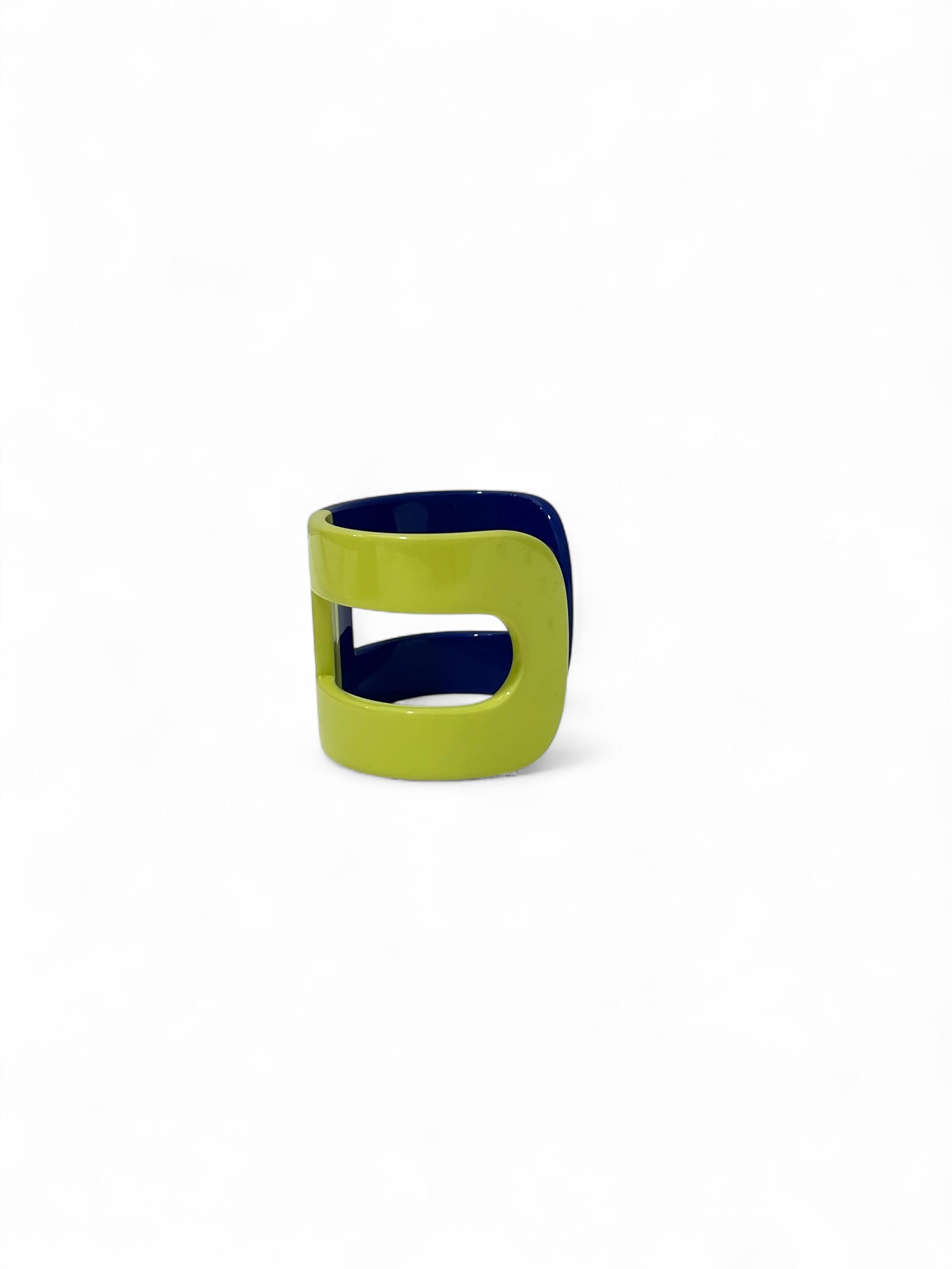 Hermès - Lacquered resin H bracelet