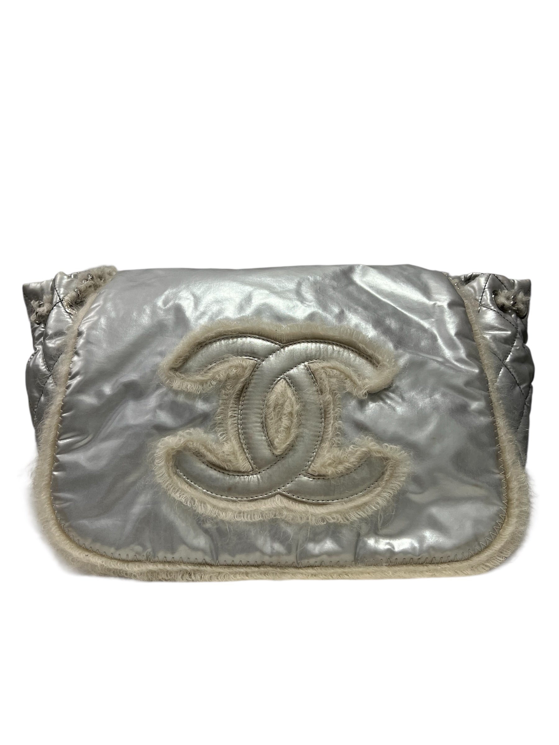 Chanel - Umhängetasche aus Vinyl