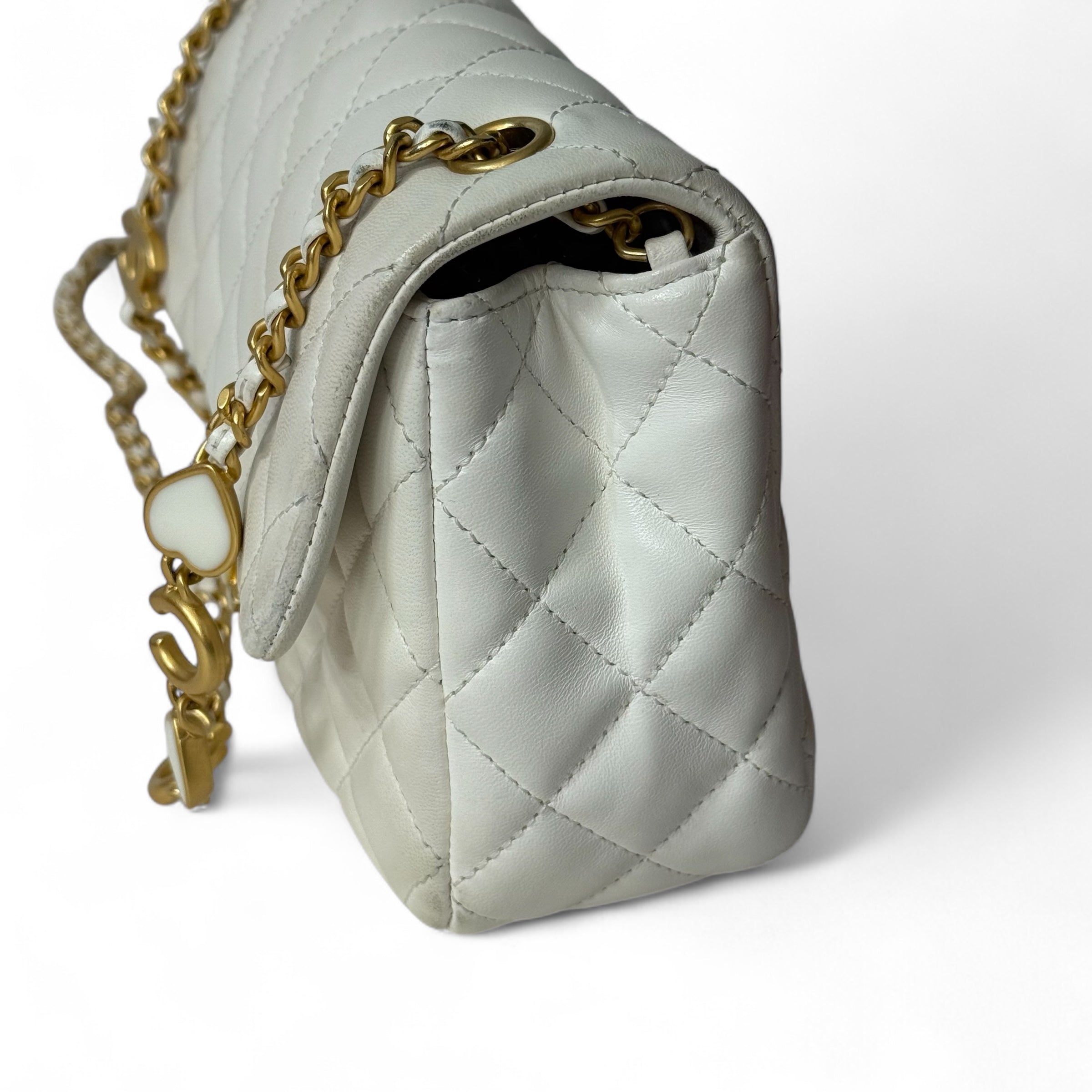 Chanel - Weißer Umhängetasche mit Klappe