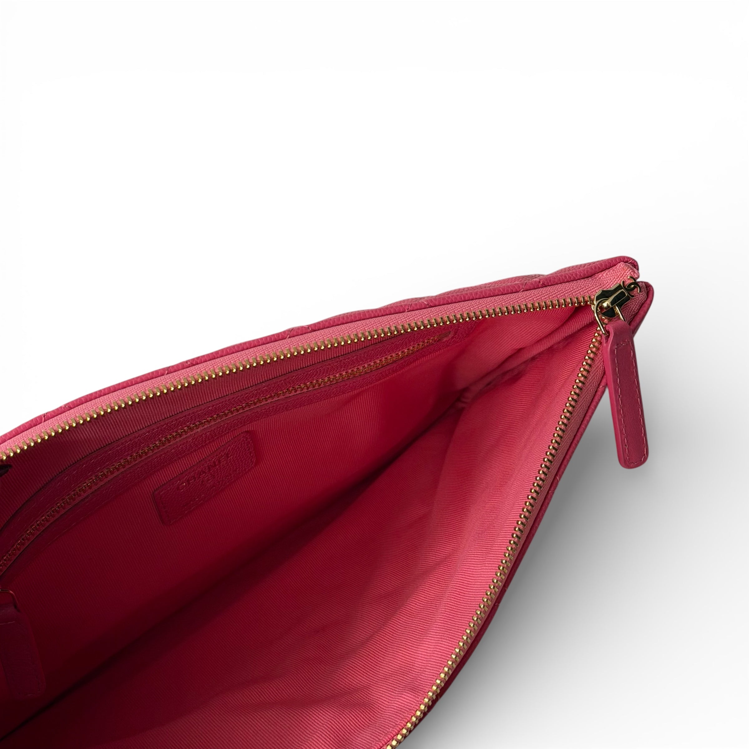 Chanel - Pochette Cuir Caviar Rose | Les Folies d’Eugénie