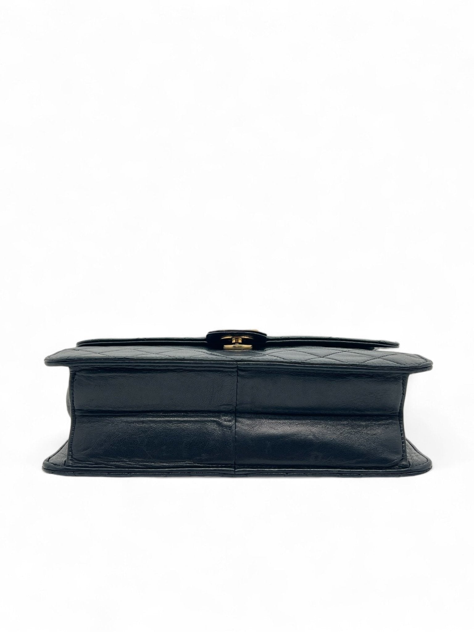 Chanel - Schwarze Klappentasche