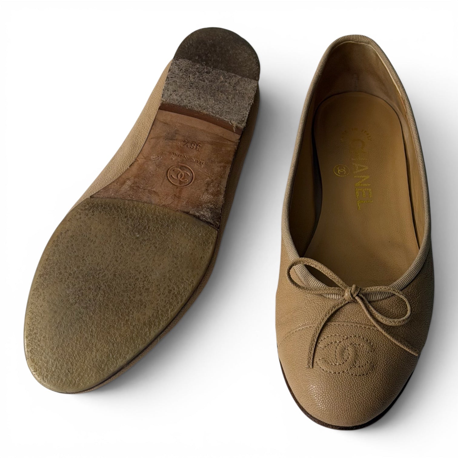 Chanel - Ballerines cuir caviar beige T.36,5