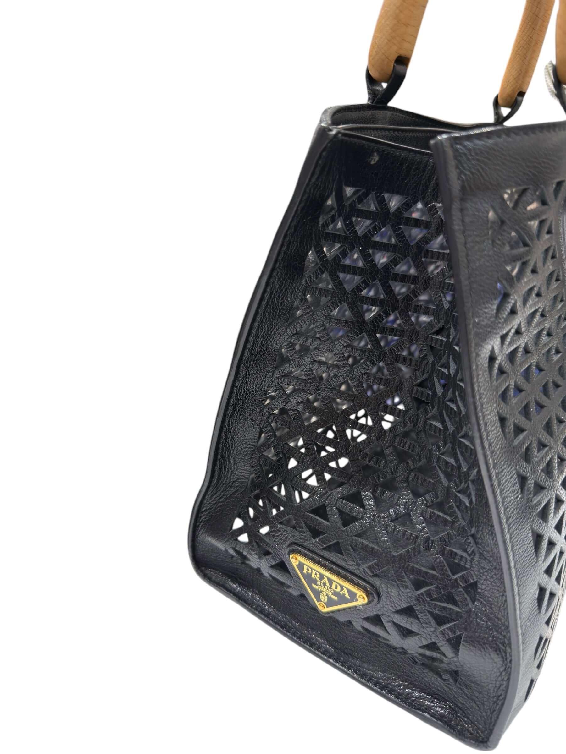 Prada - Sac panier en cuir noir