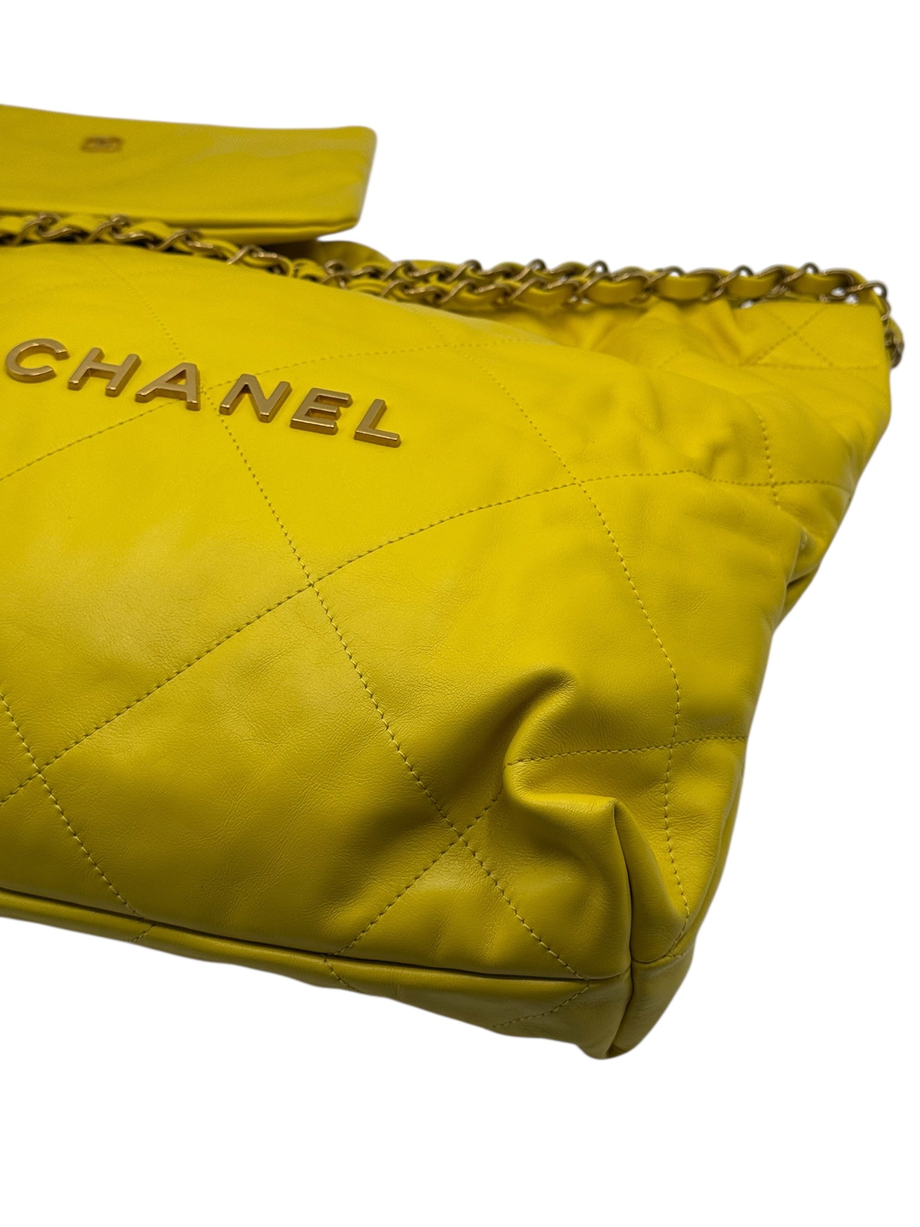 Chanel - Sac 22 jaune small