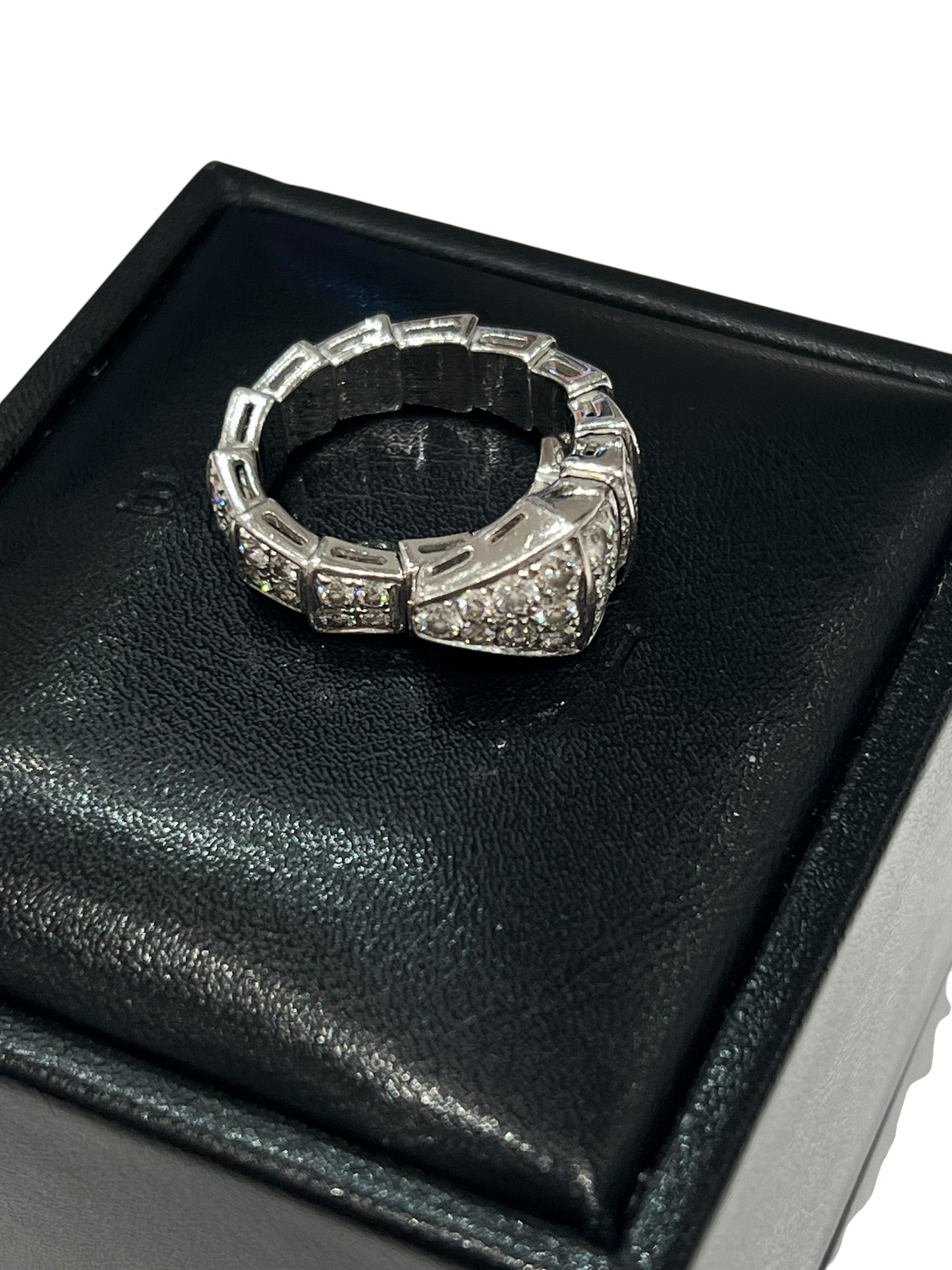 Bvlgari – Serpenti-Ring aus Weißgold mit Diamantbesatz, Einheitsgröße
