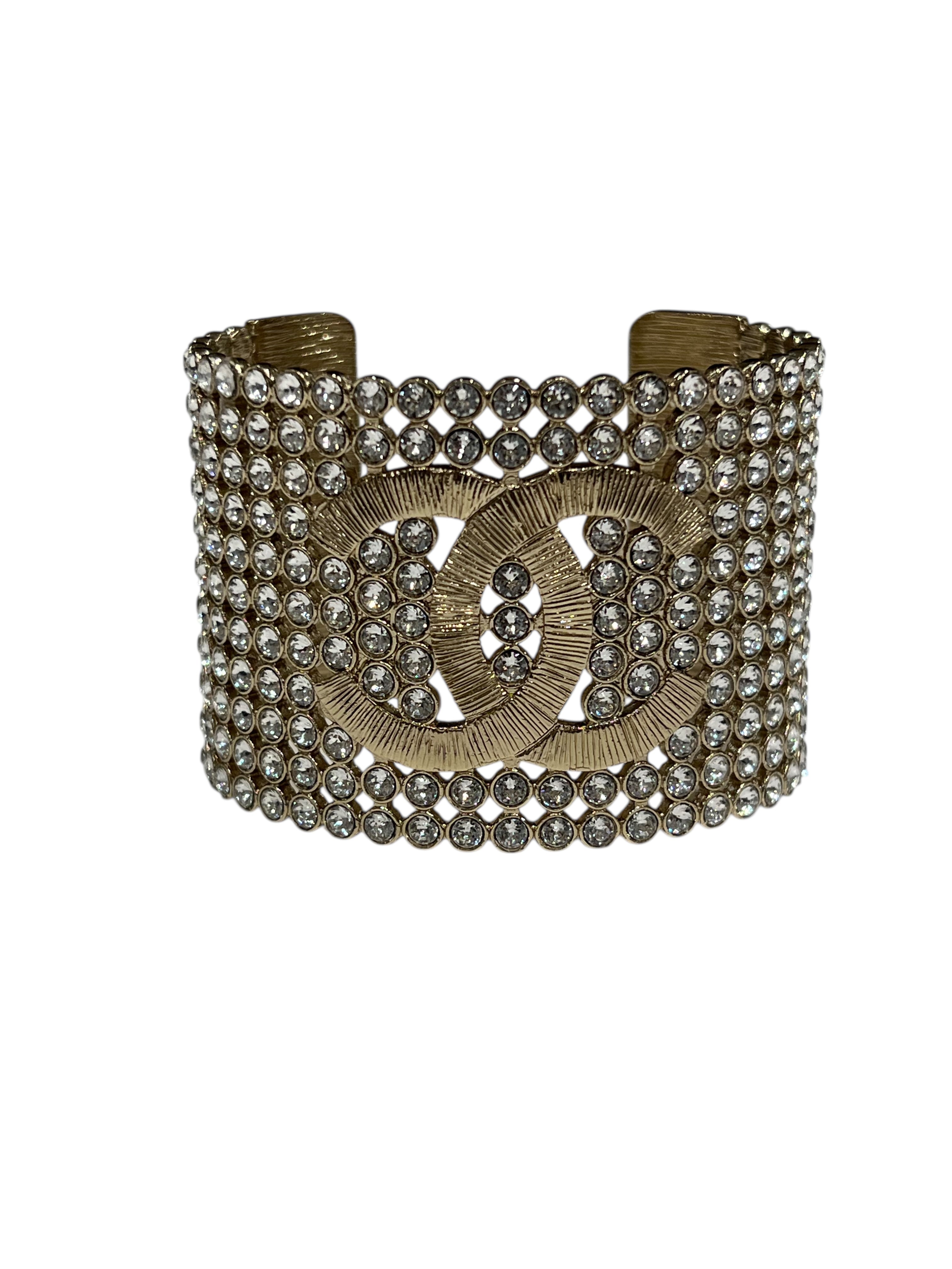 Chanel - manchette métal champagne brossé et strass 2023