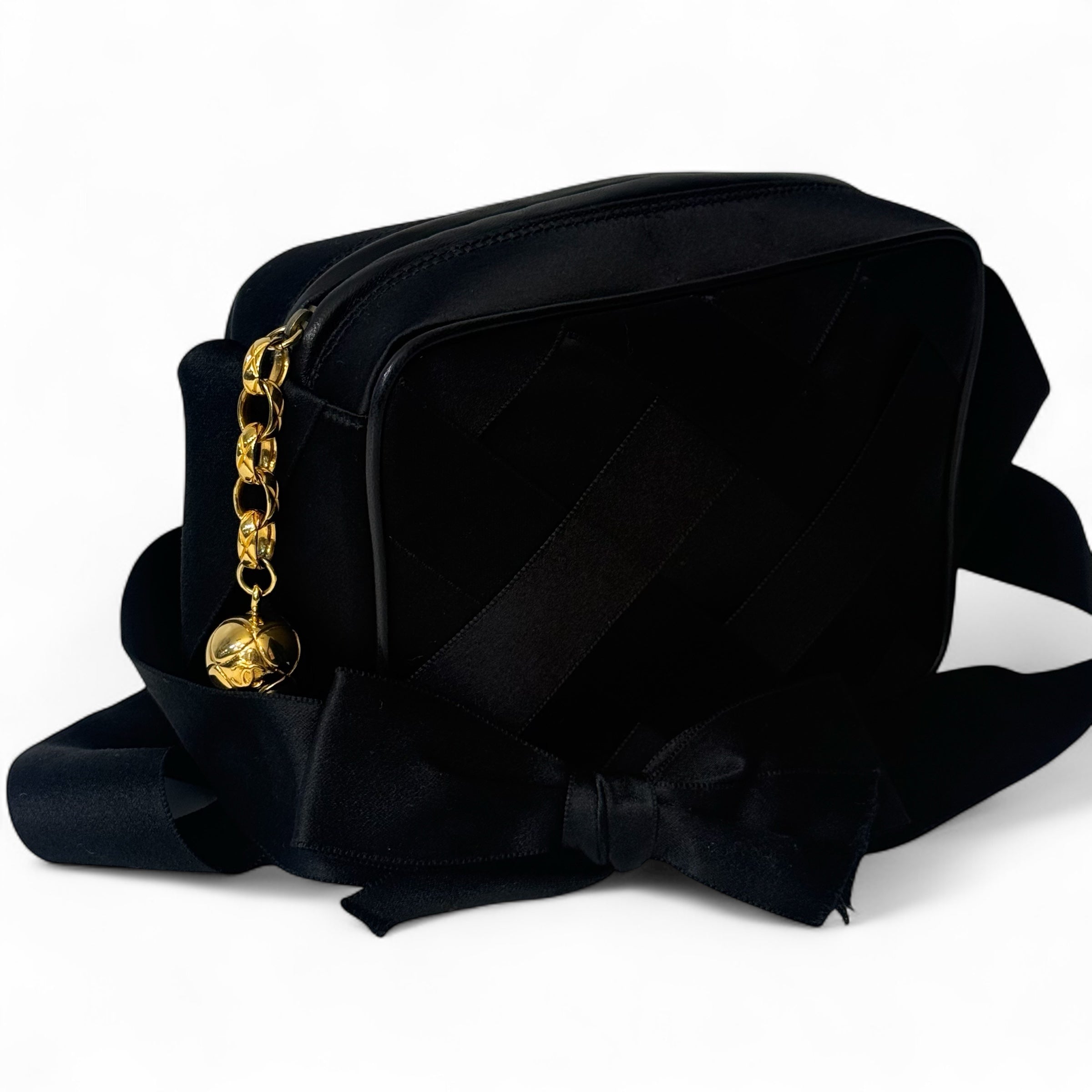 Chanel - Kleine Tasche aus Satin