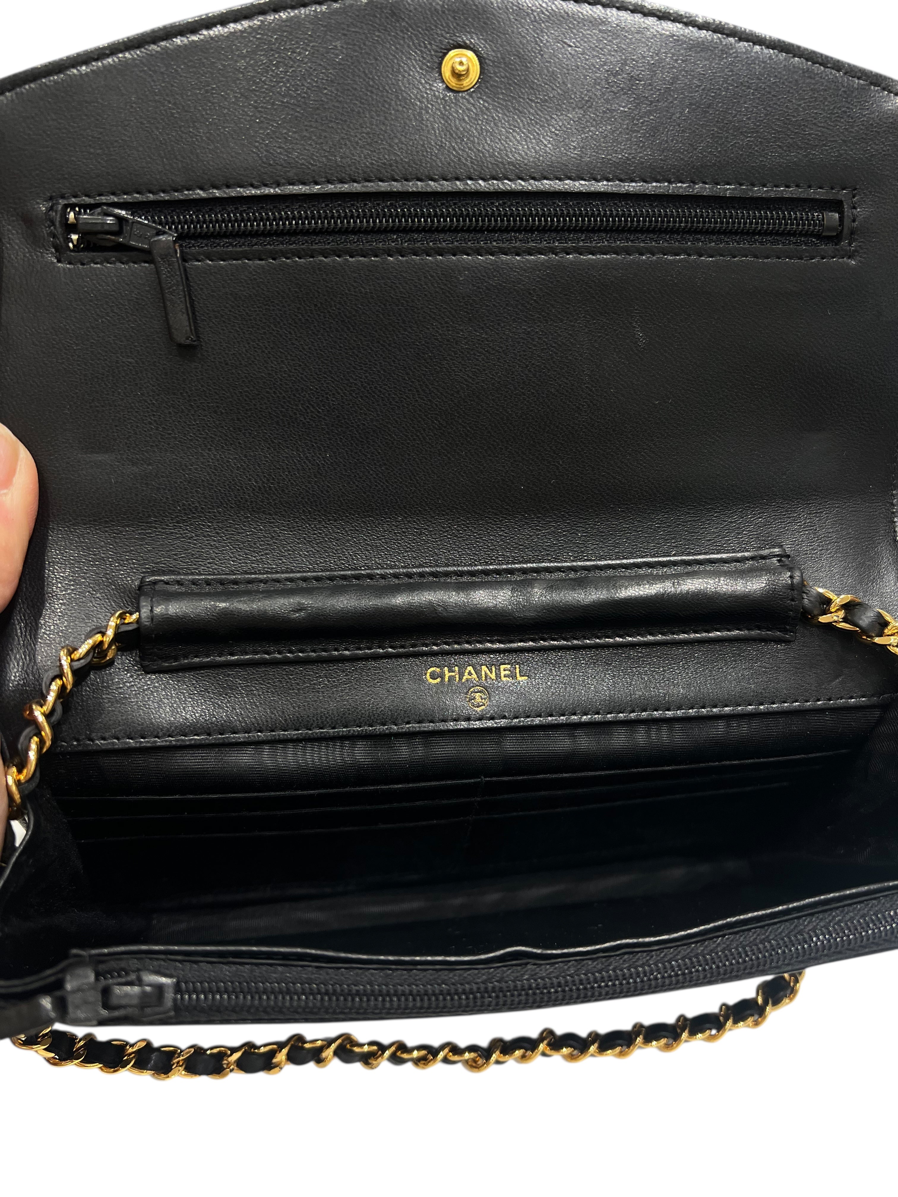 Chanel - Sac wallet on chain cuir verni noir
