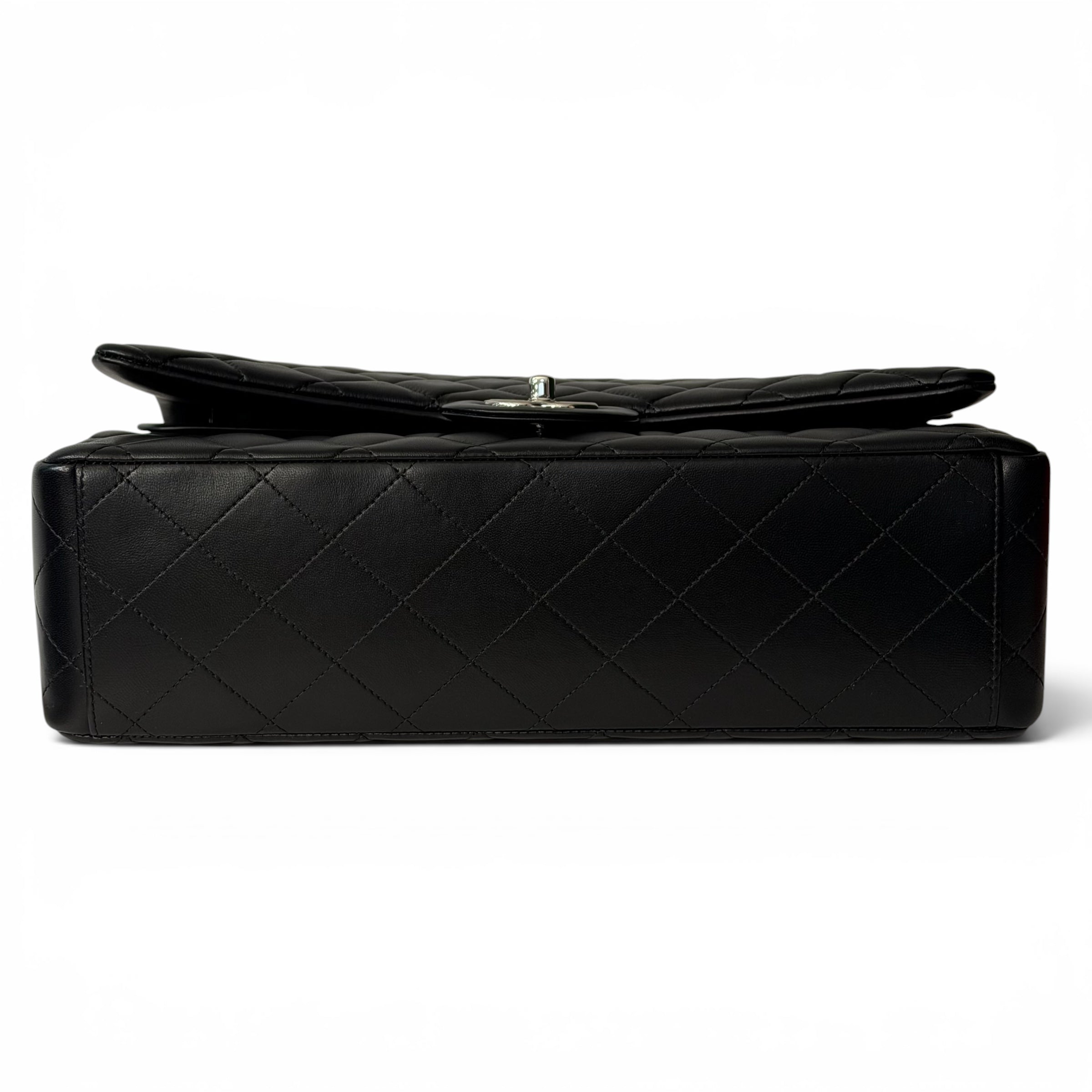 Chanel - Maxi Jumbo cuir d’agneau noir