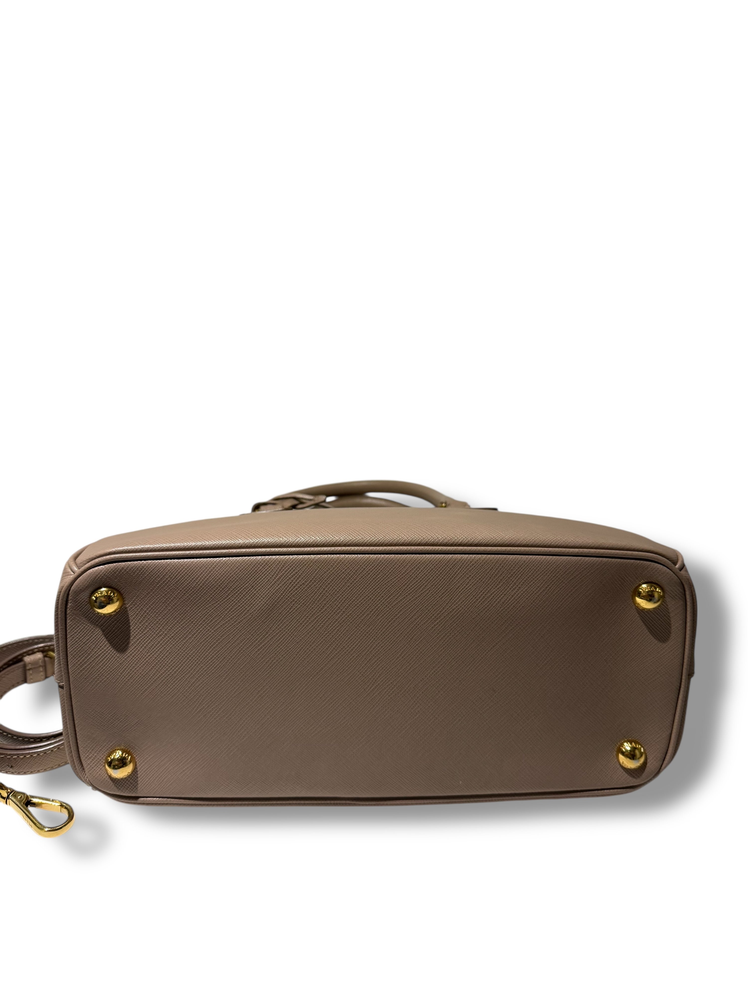 Prada Sac Galleria MM Beige | Les Folies d’Eugénie