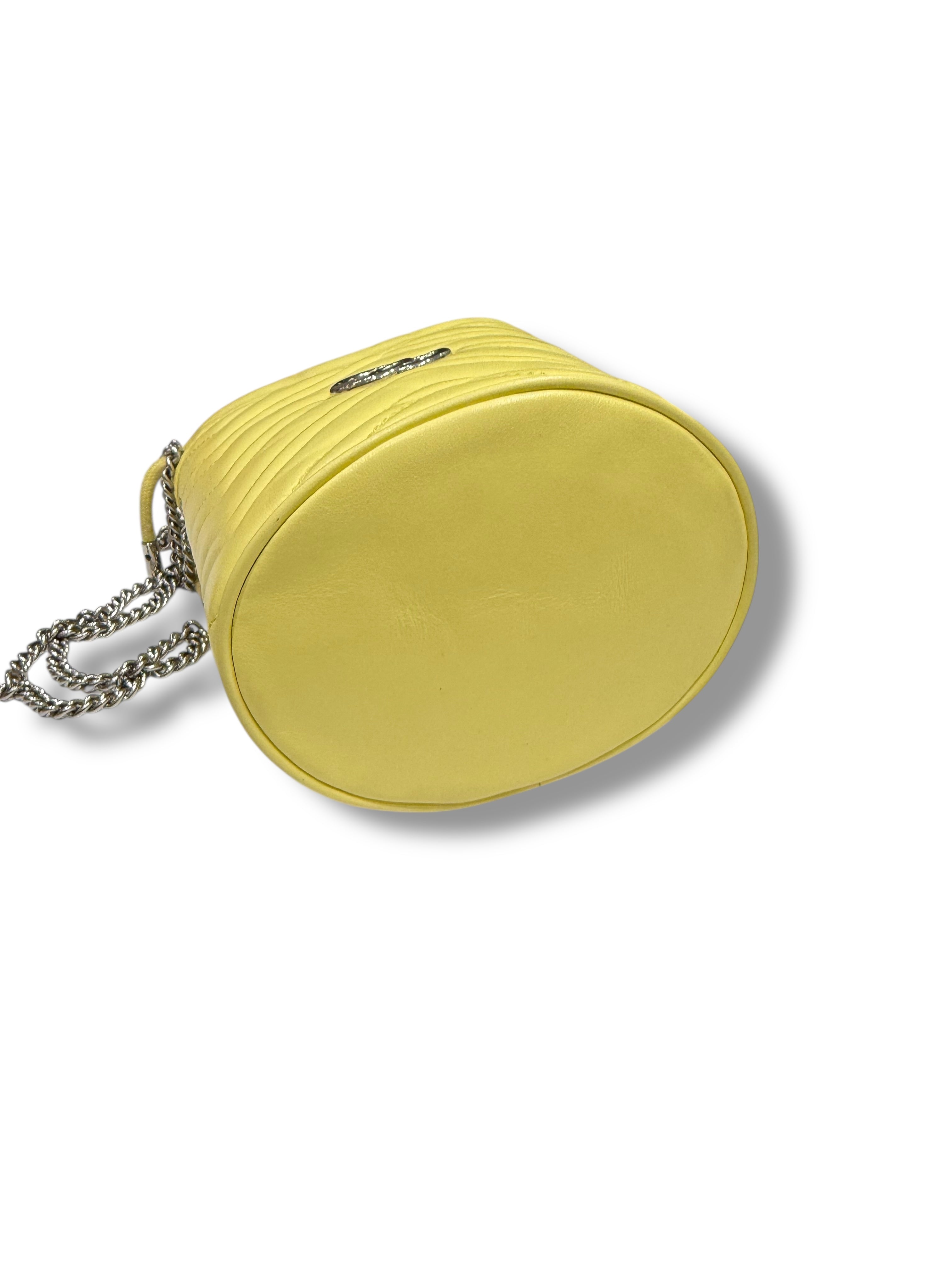 Gucci - Sac Bucket Marmont jaune