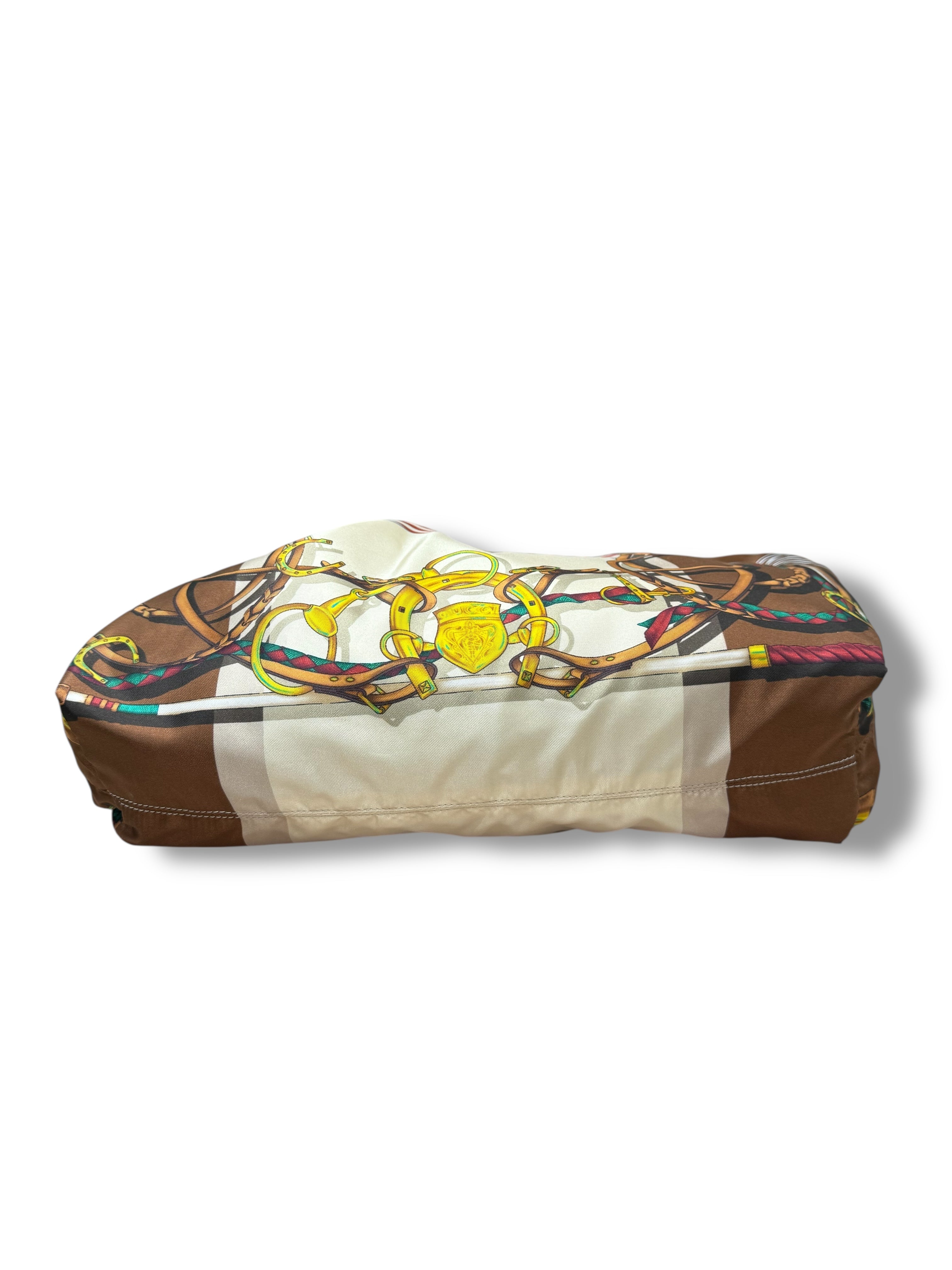 Gucci - Sac Cabas maxi format en soie avec poignée en bambou Édition limitée 2025