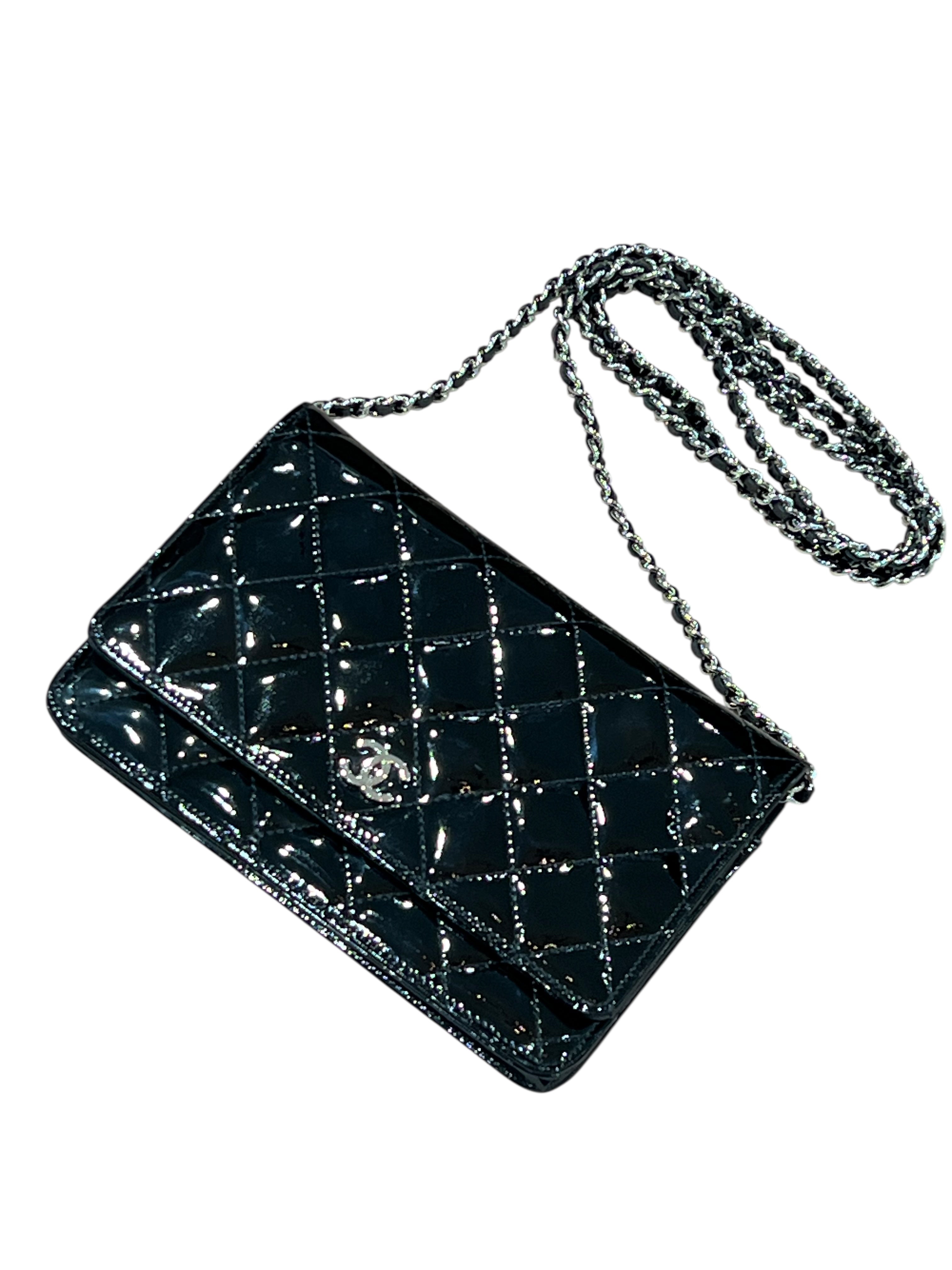 Chanel - wallet on chain cuir verni noir