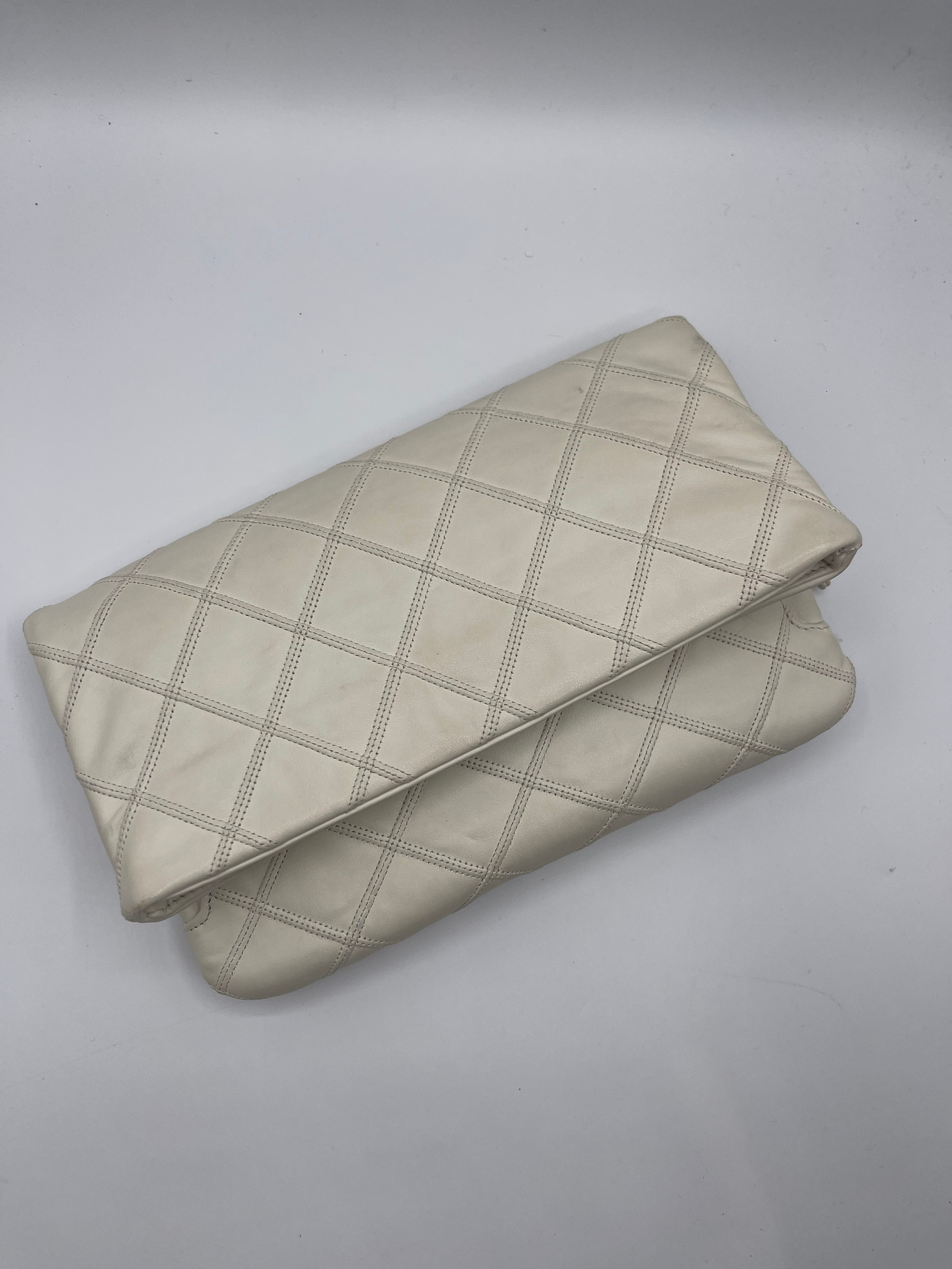 Chanel - Matelassierte Klapp-Clutch