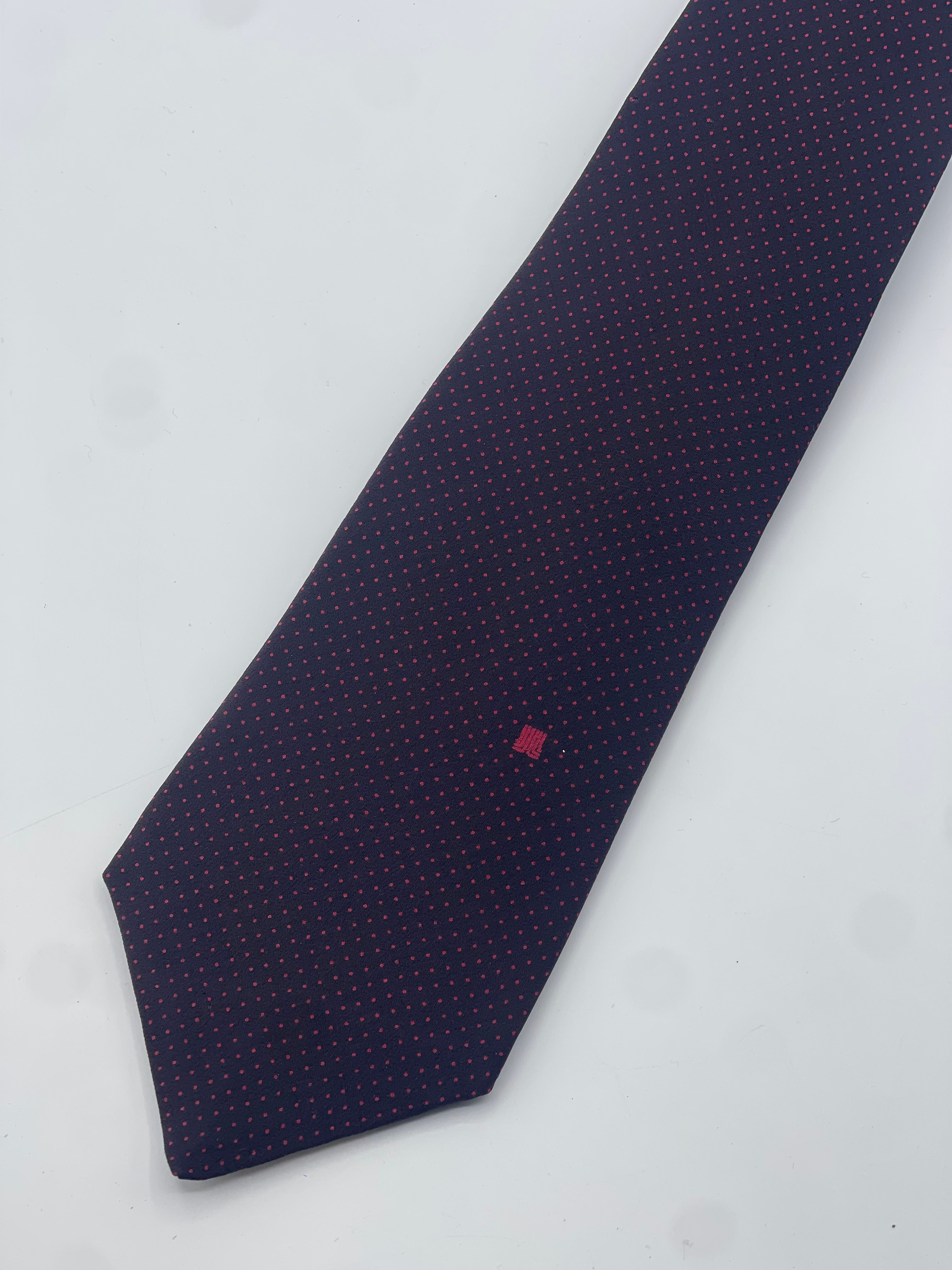랑방 - 파란 넥타이, 빨간 미니 도트