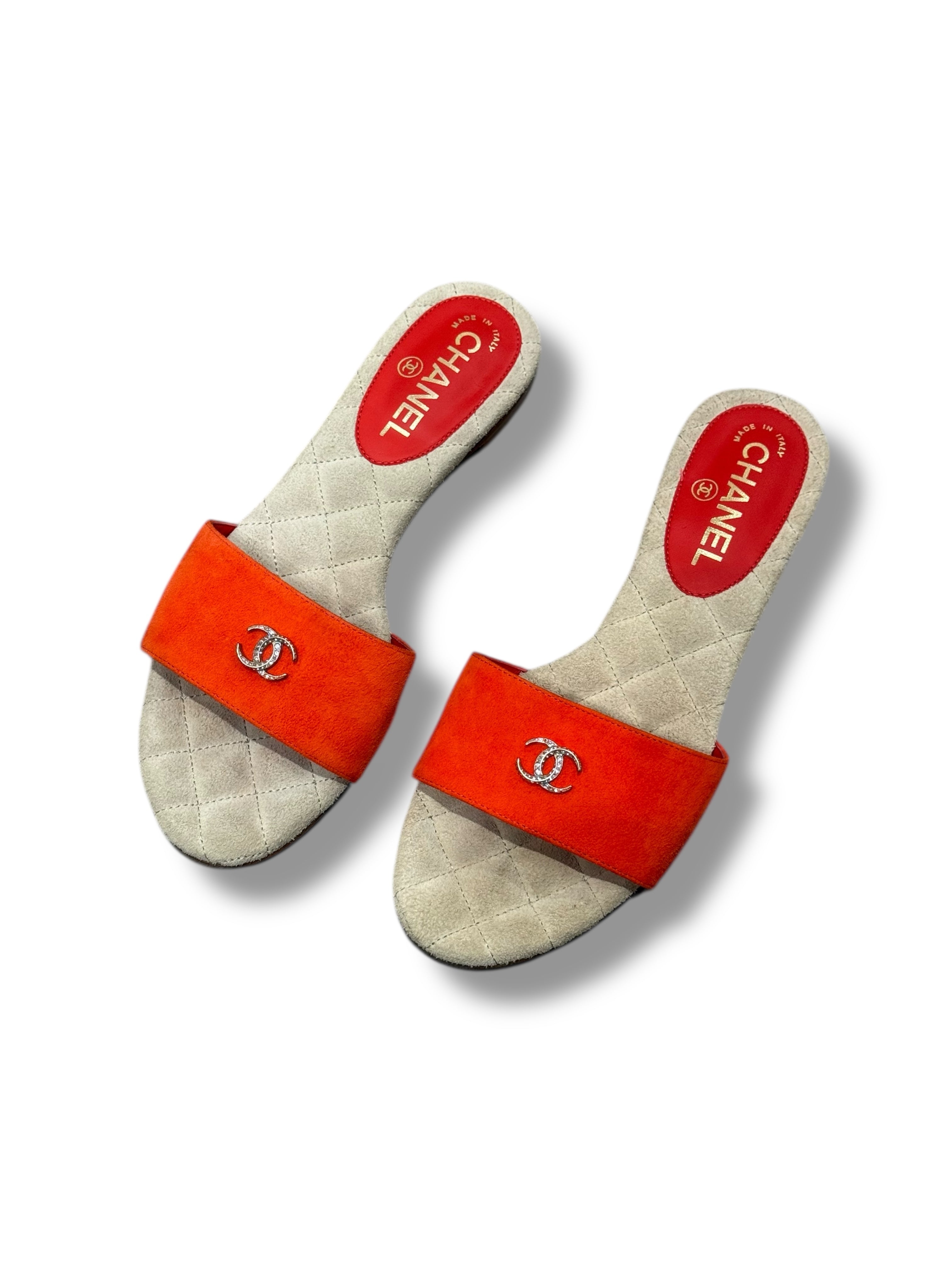 Chanel - Sandales corail CC T38