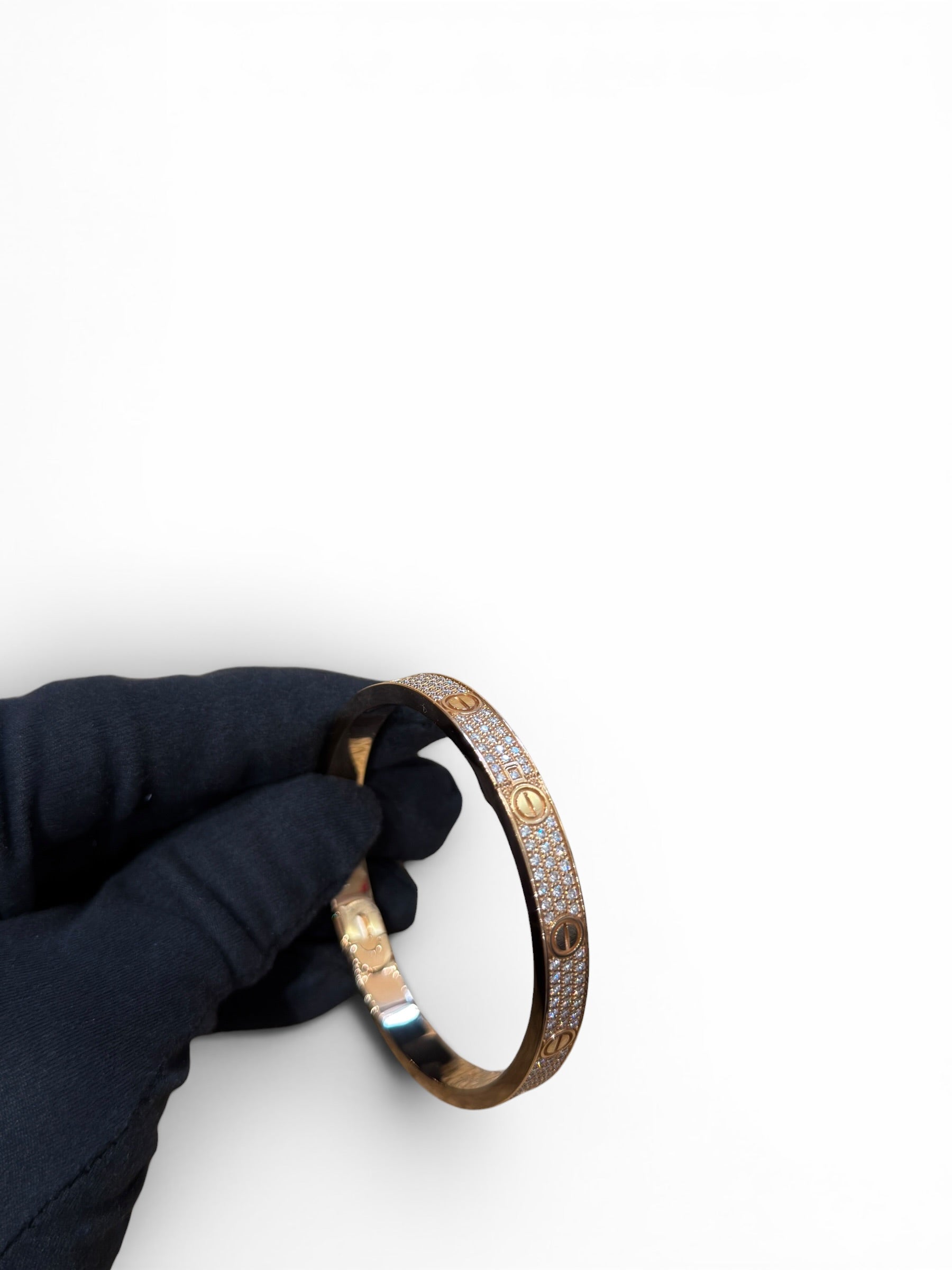 Cartier – Love-Armband mit vollständigem Diamant-Pavé aus Gelbgold, Größe 19