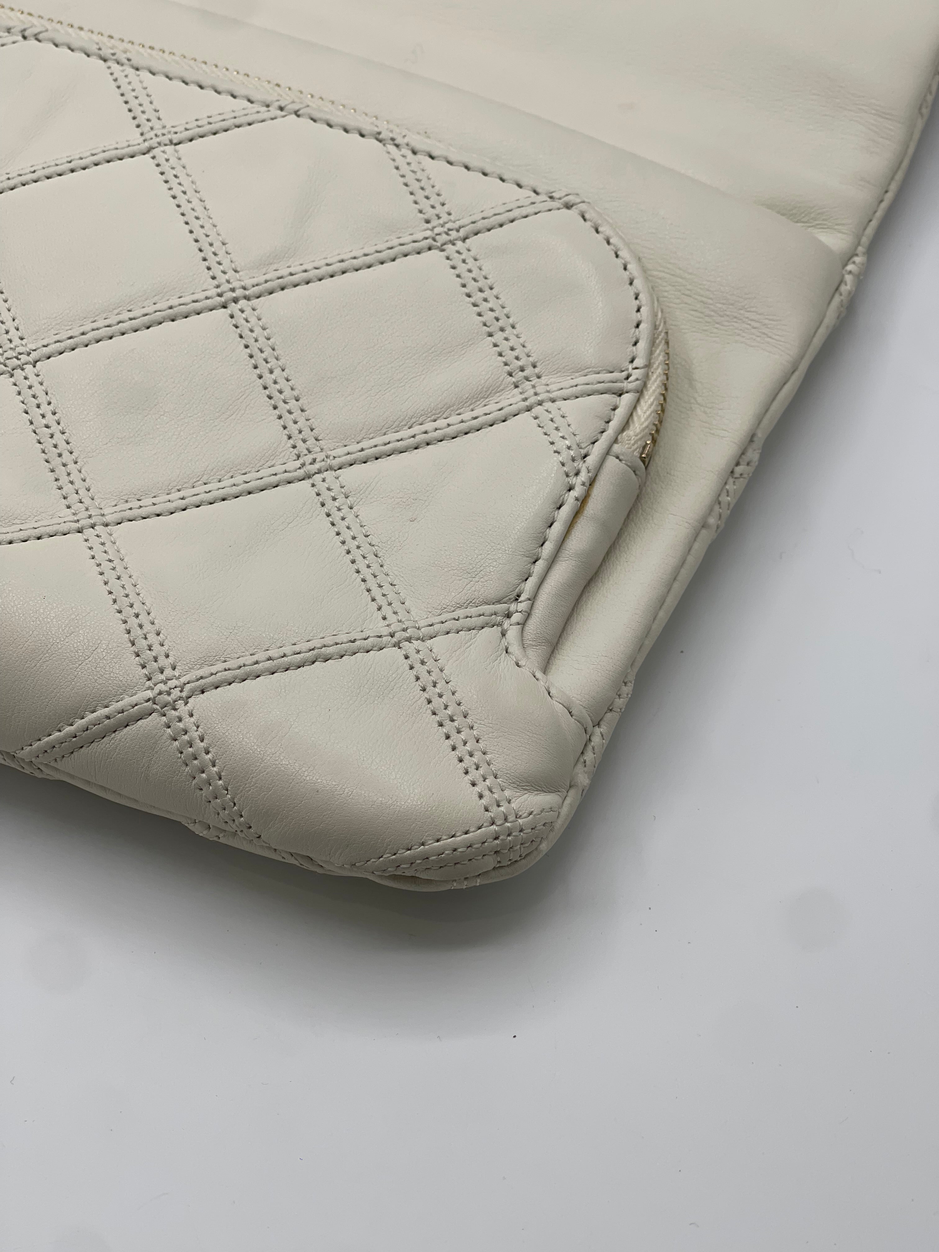 Chanel - Matelassierte Klapp-Clutch