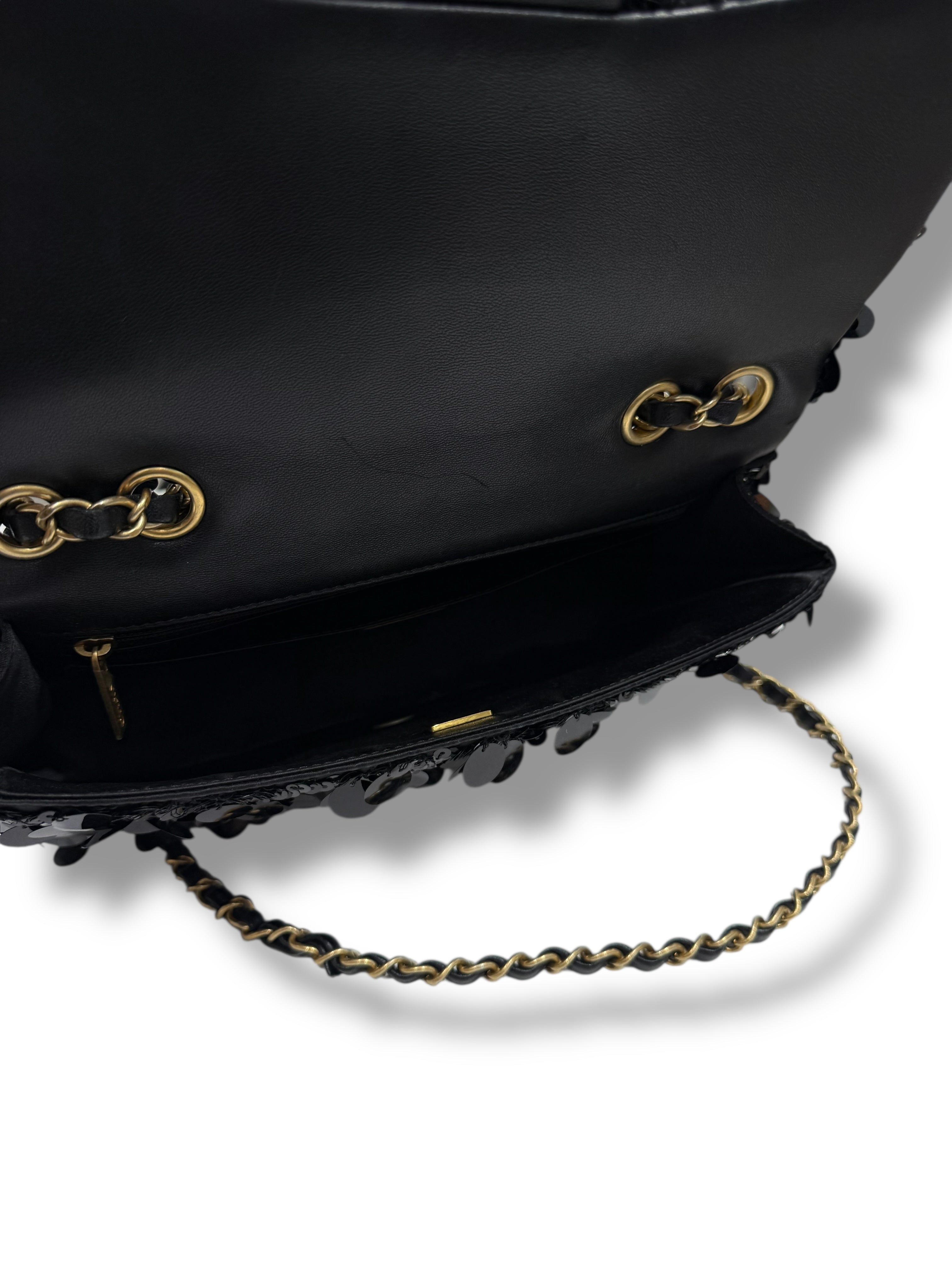 Chanel - Sac Classique Timeless 25 Sequins noirs