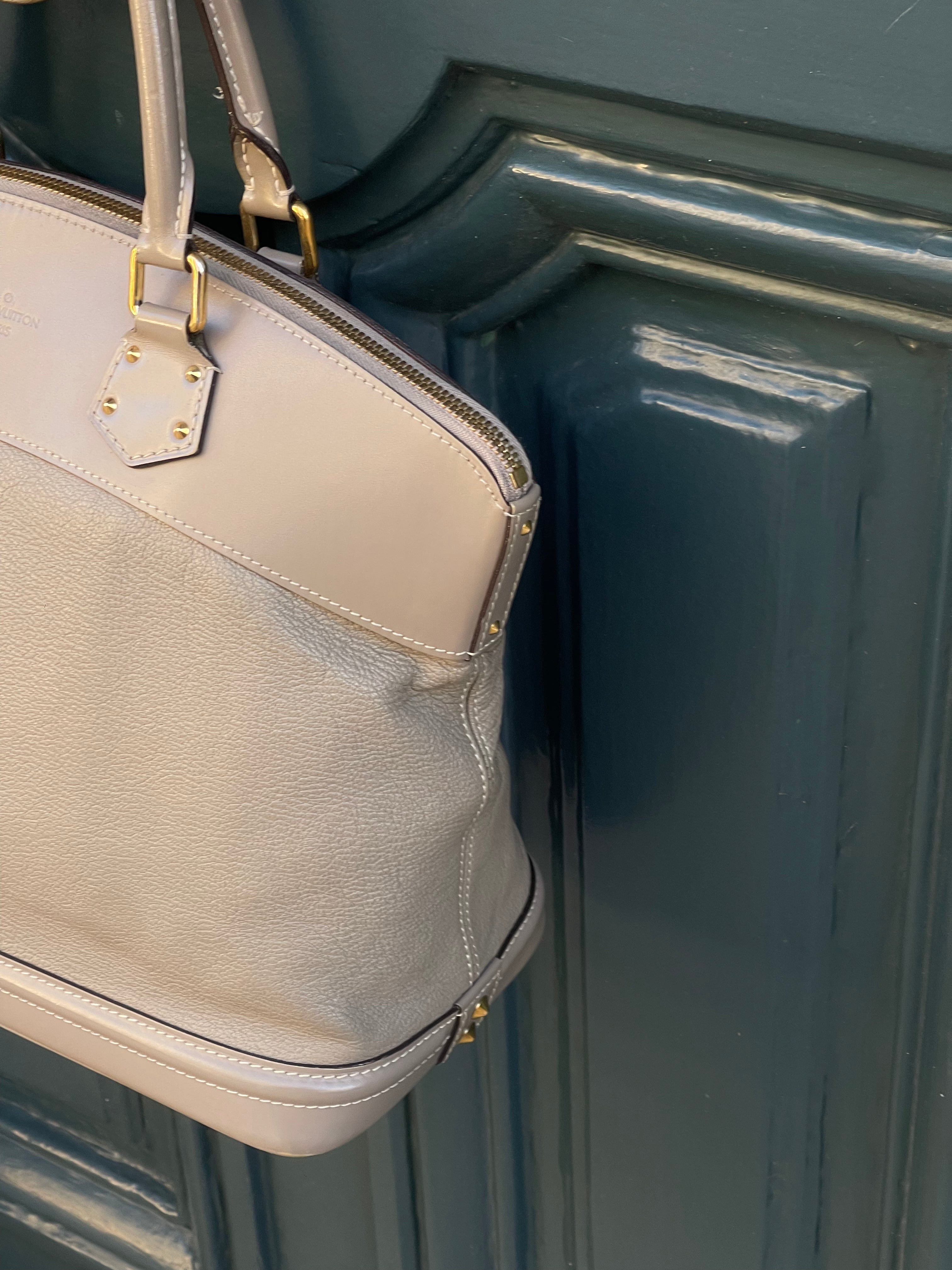 Louis Vuitton - Sac Lock It MM
