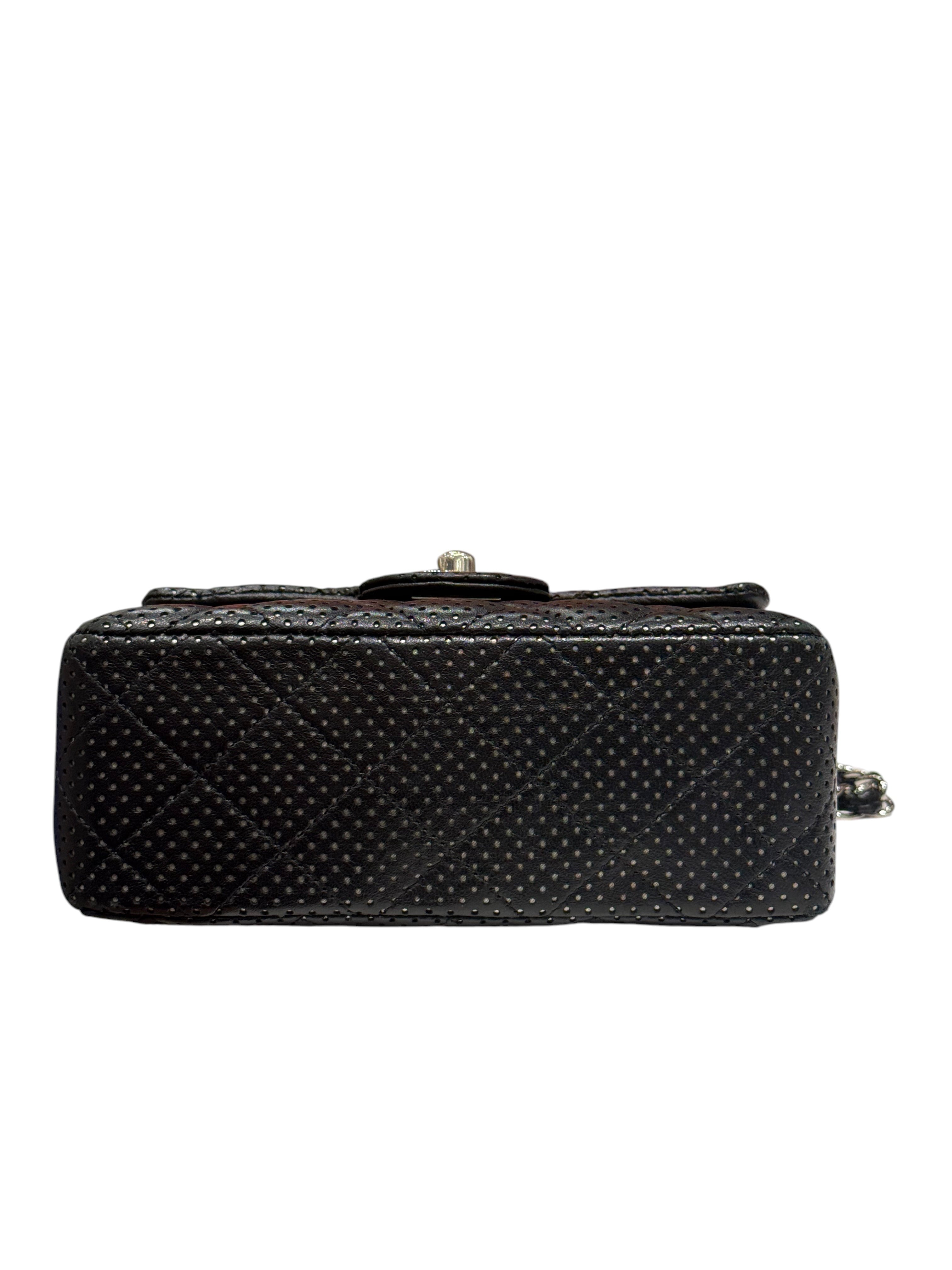 Chanel - Sac classique mini square perforé