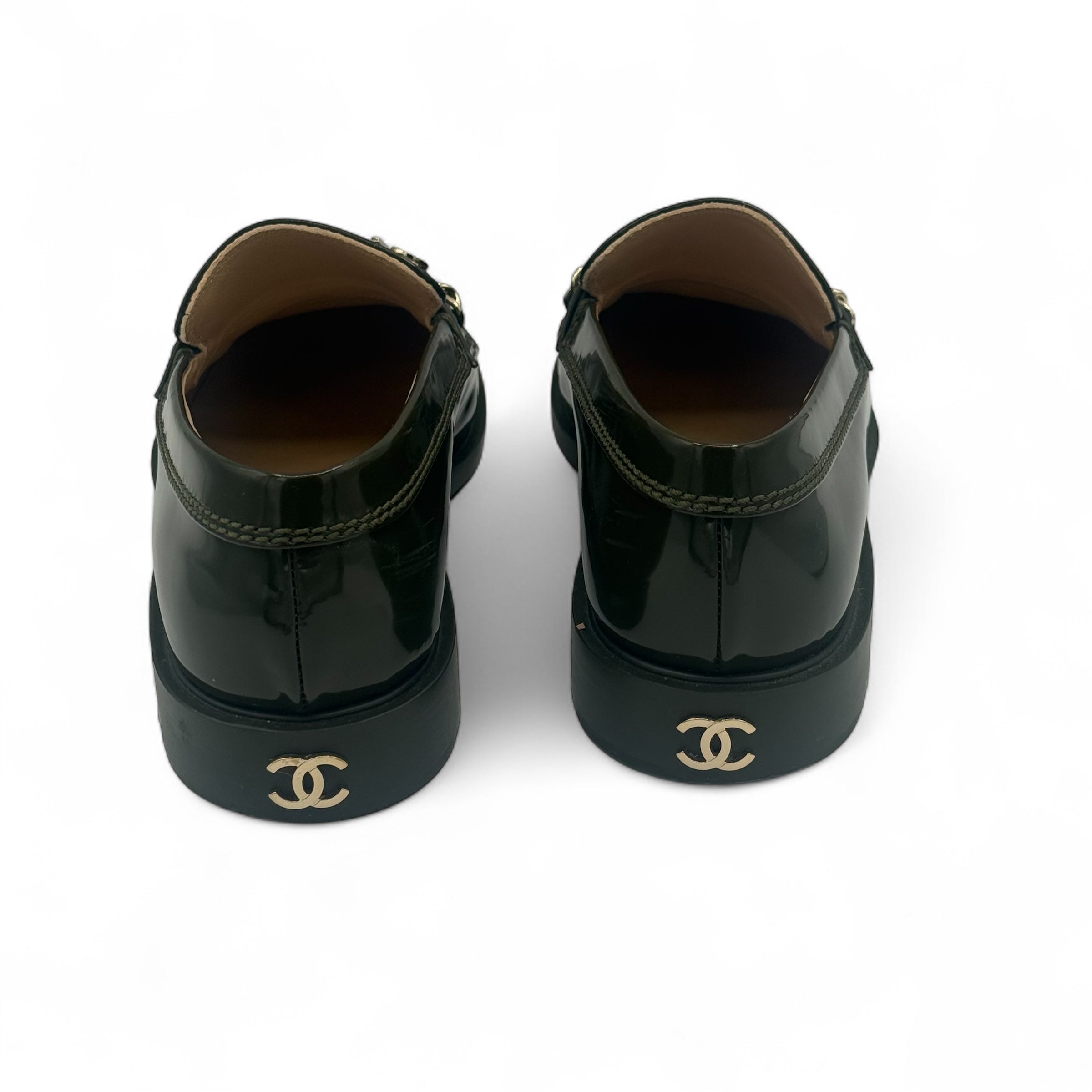 Chanel - Mocassins en cuir kaki T.39
