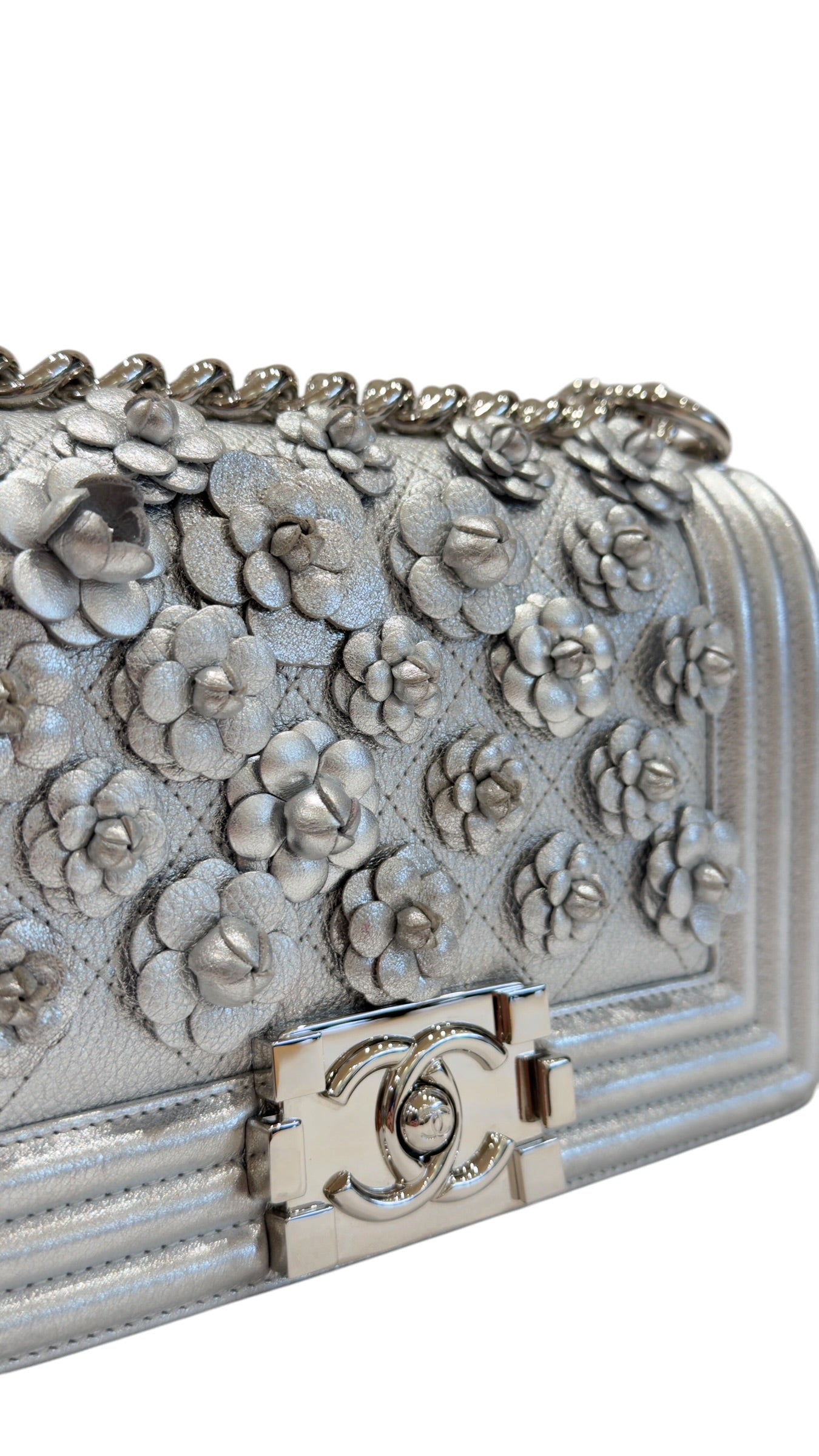 Chanel – Boy Mini Tasche, limitierte Edition, silberfarben