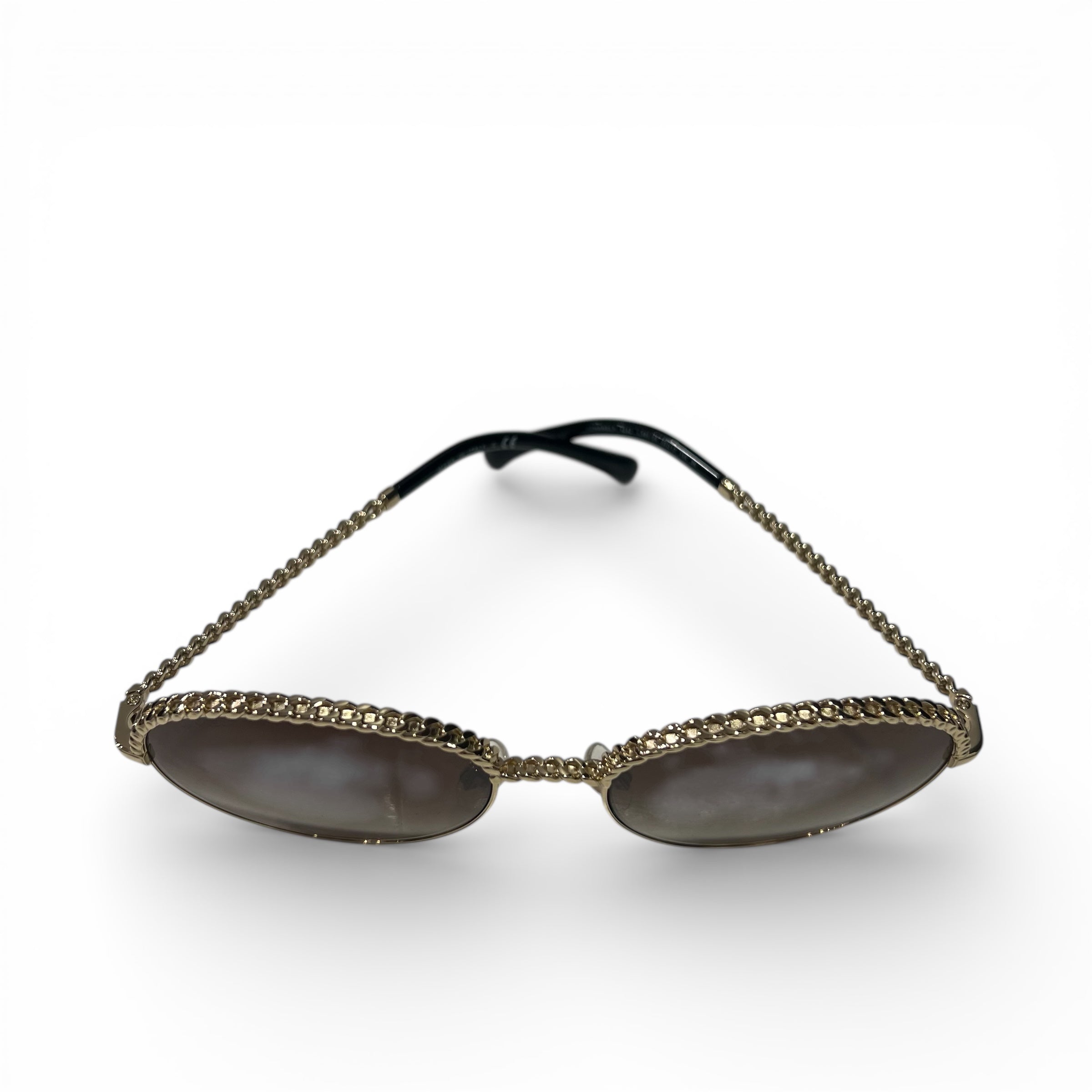 Chanel - Sonnenbrille mit Ketten und braunen Gläsern