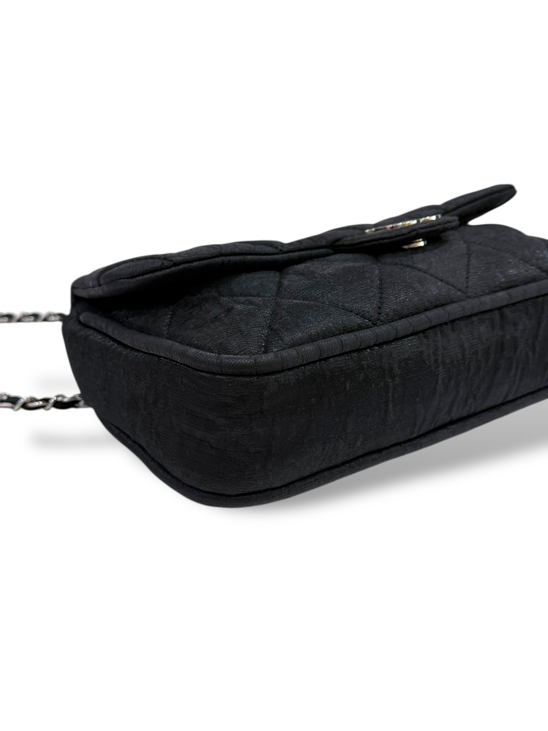 Chanel - Tasche aus beschichtetem Jerseystoff