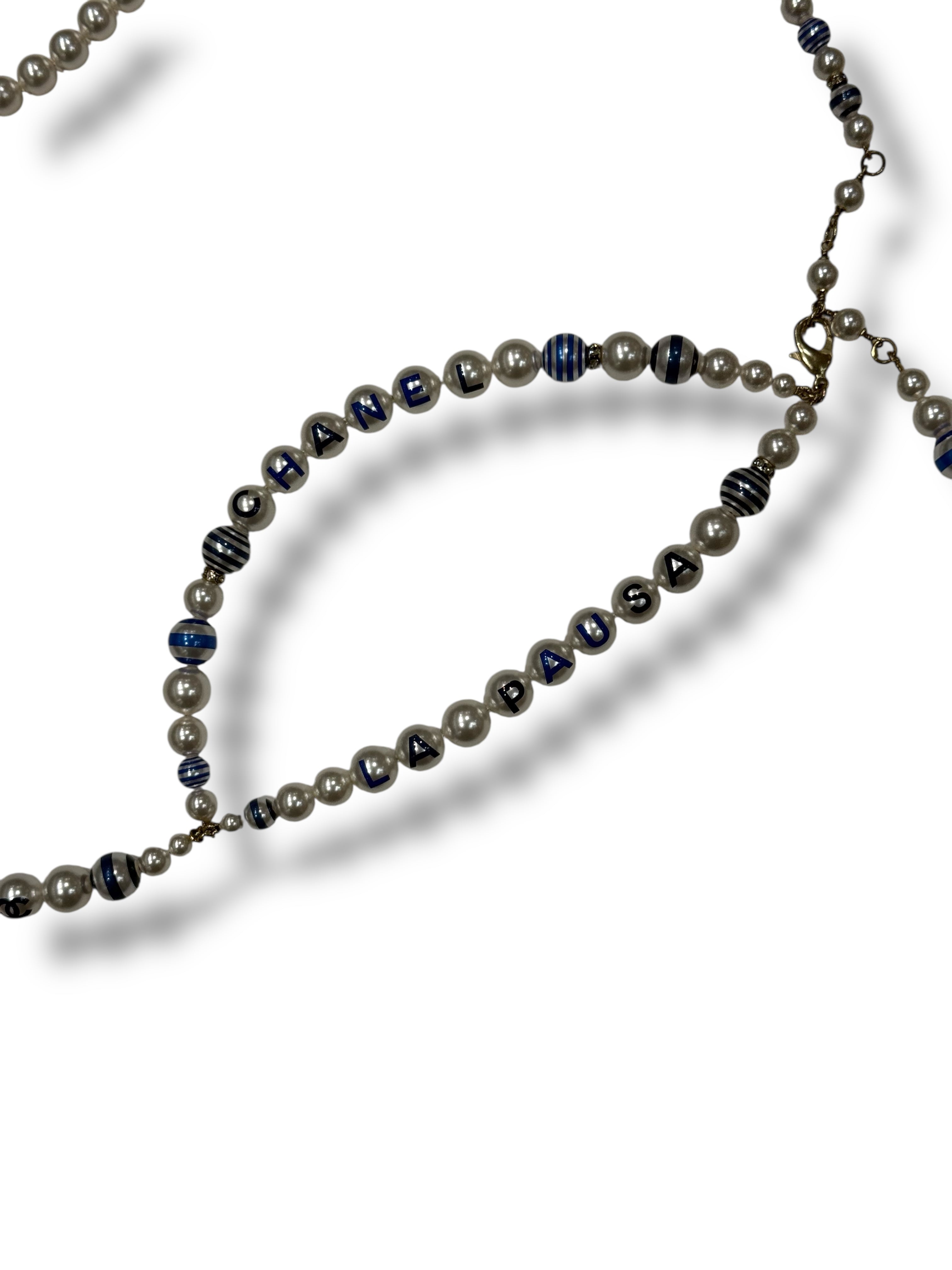 Chanel - Ceinture perles La Pausa blanches et bleues