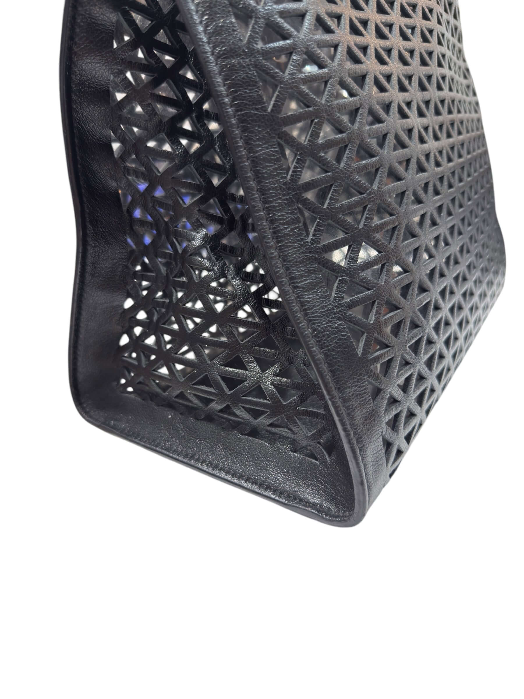 Prada - Sac panier en cuir noir